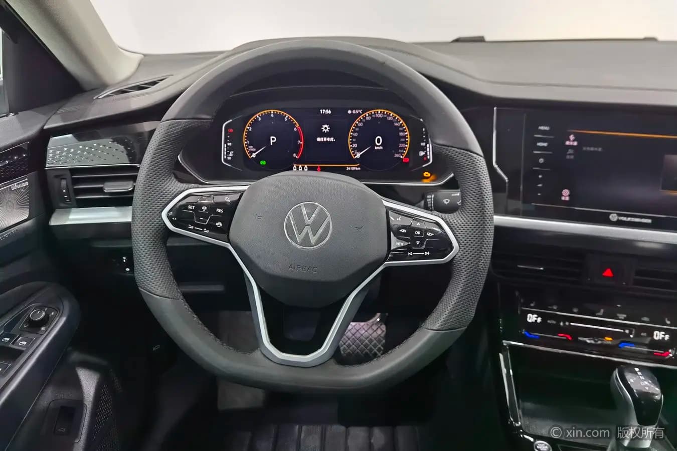 Volkswagen Passat 2023 г. 24213 км. — фото 14