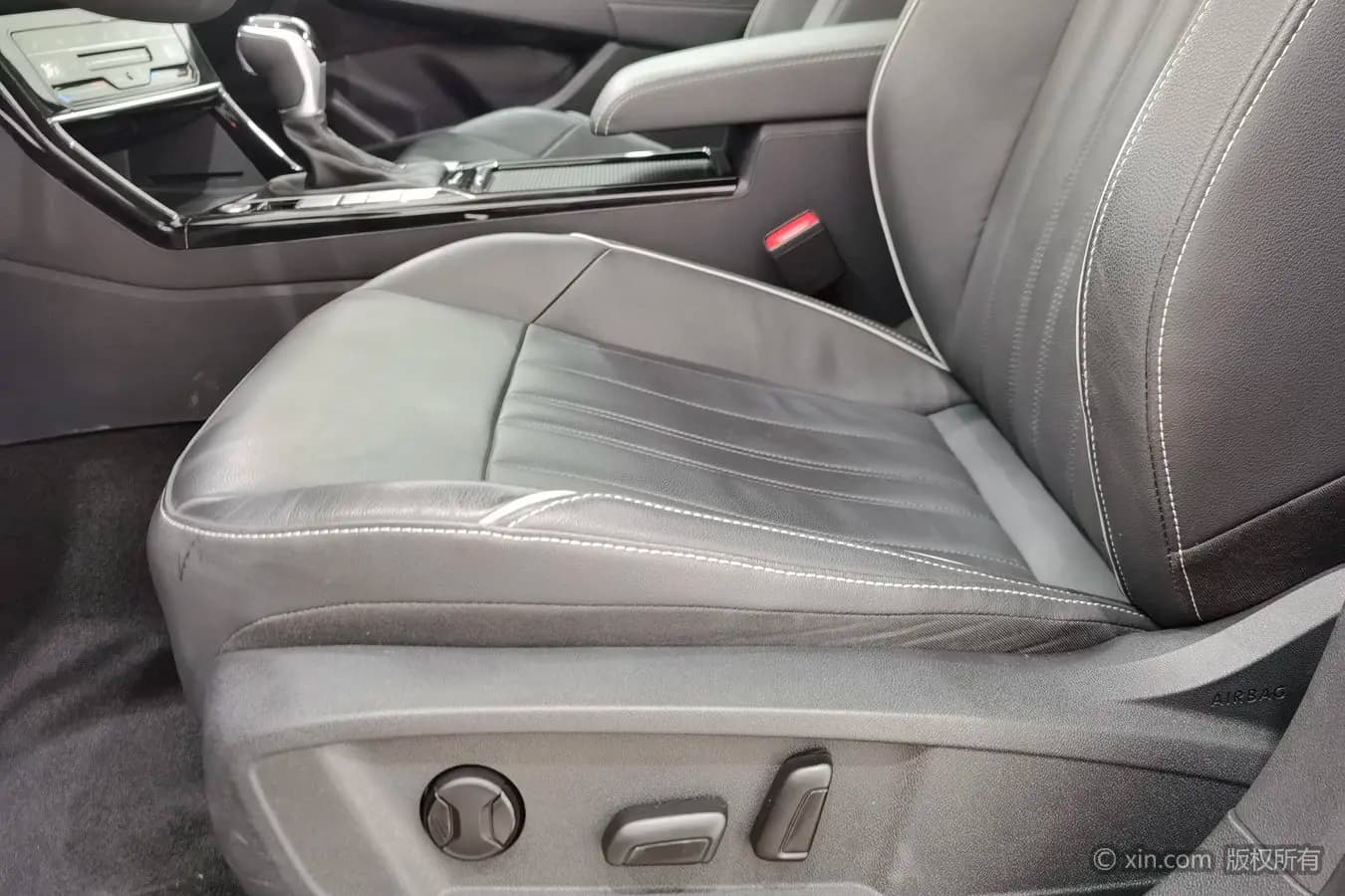 Volkswagen Passat 2023 г. 24213 км. — фото 18
