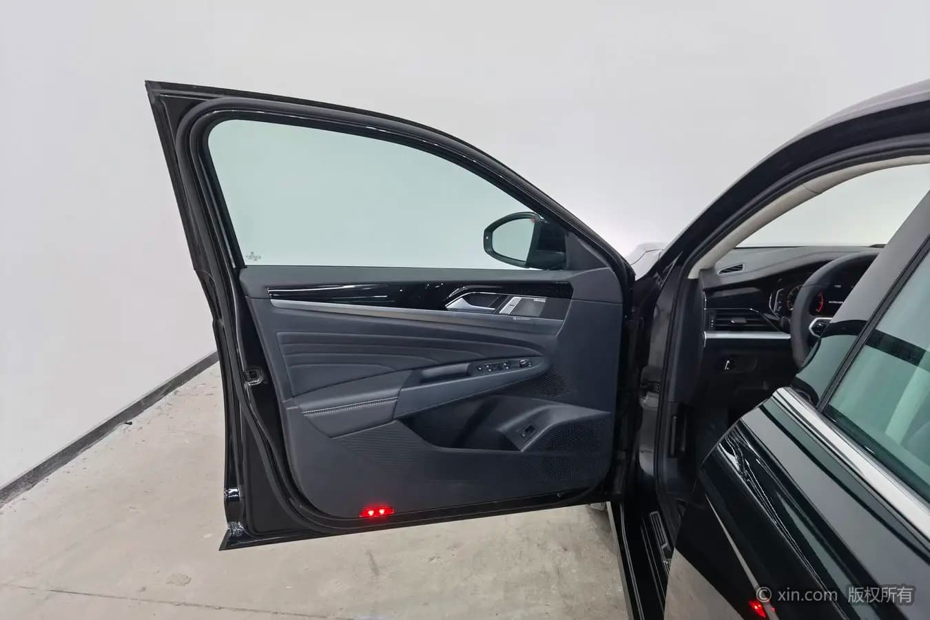 Volkswagen Passat 2023 г. 24213 км. — фото 21