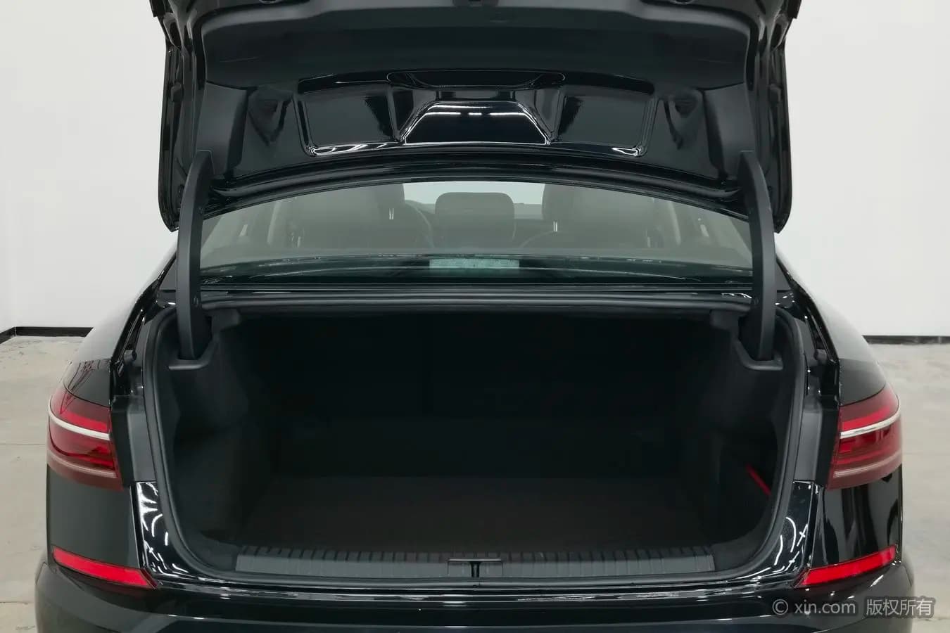 Volkswagen Passat 2023 г. 24213 км. — фото 23