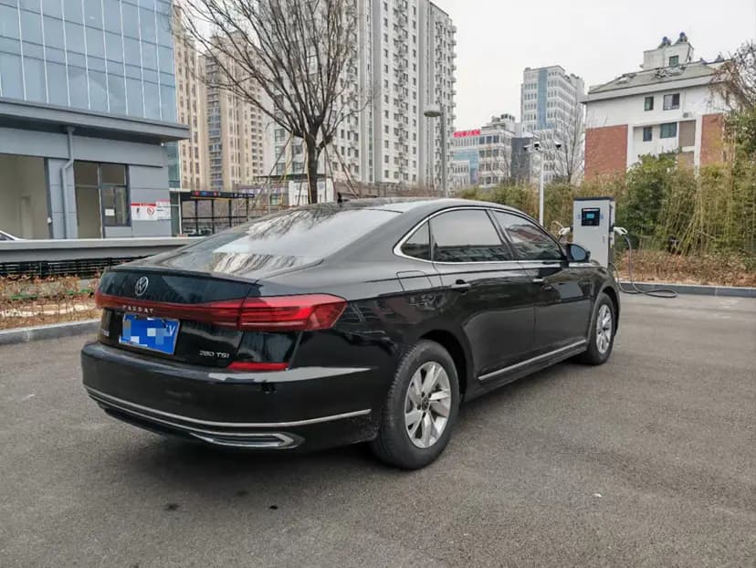 Volkswagen Passat 2024 г. 74115 км. — фото 4