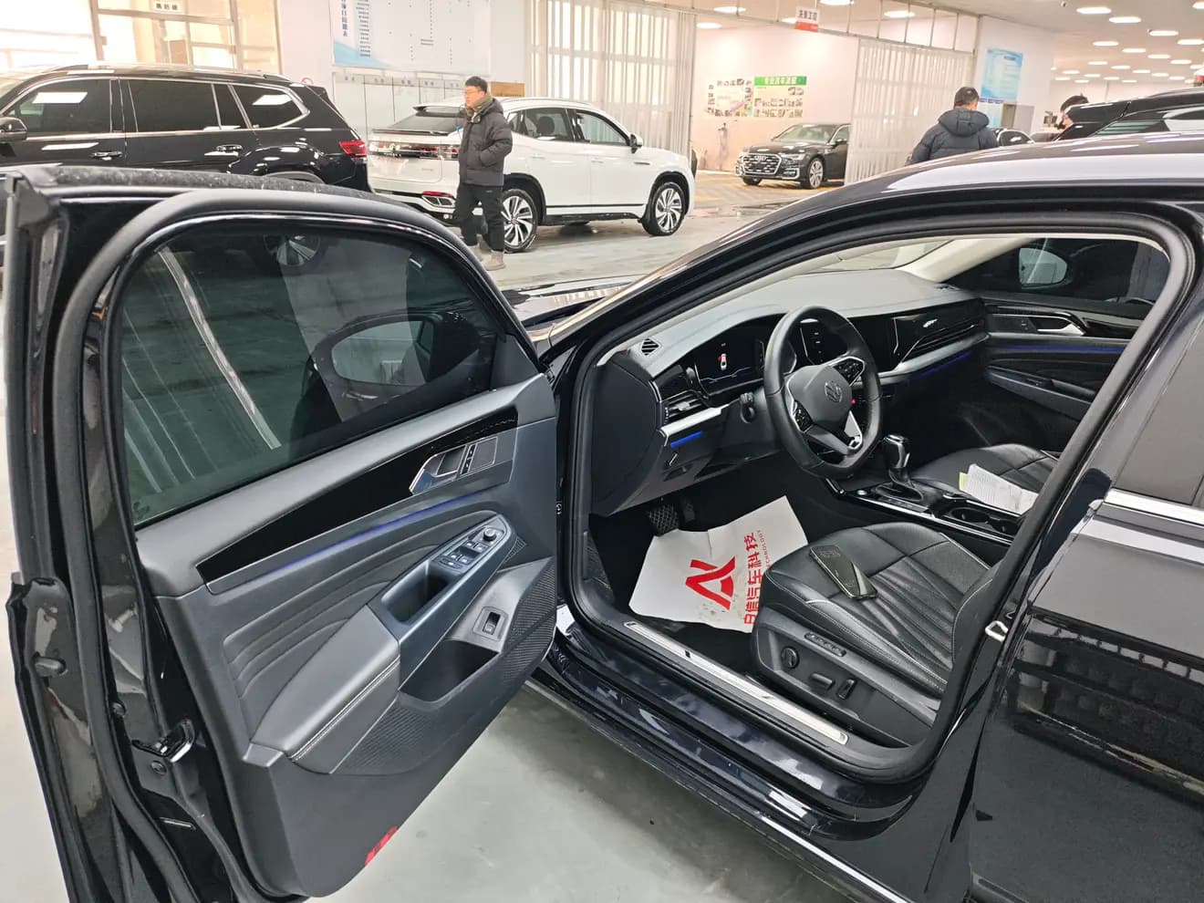Volkswagen Passat 2023 г. 29616 км. — фото 9