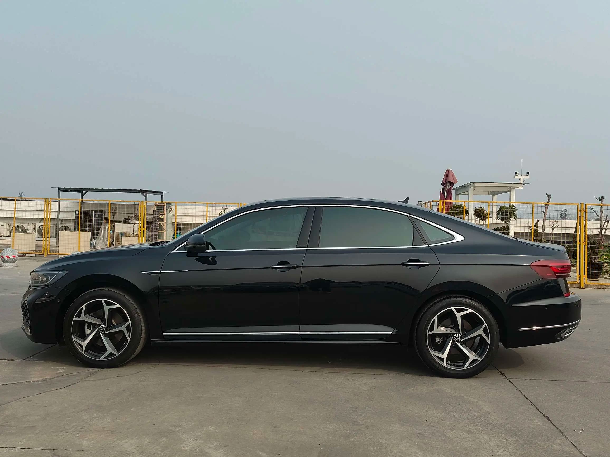 Volkswagen Passat 2023 г. 40117 км. — фото 4