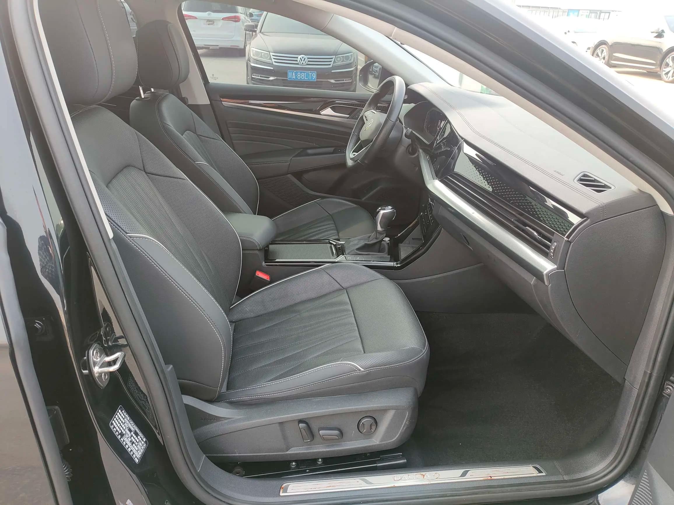 Volkswagen Passat 2023 г. 40117 км. — фото 7