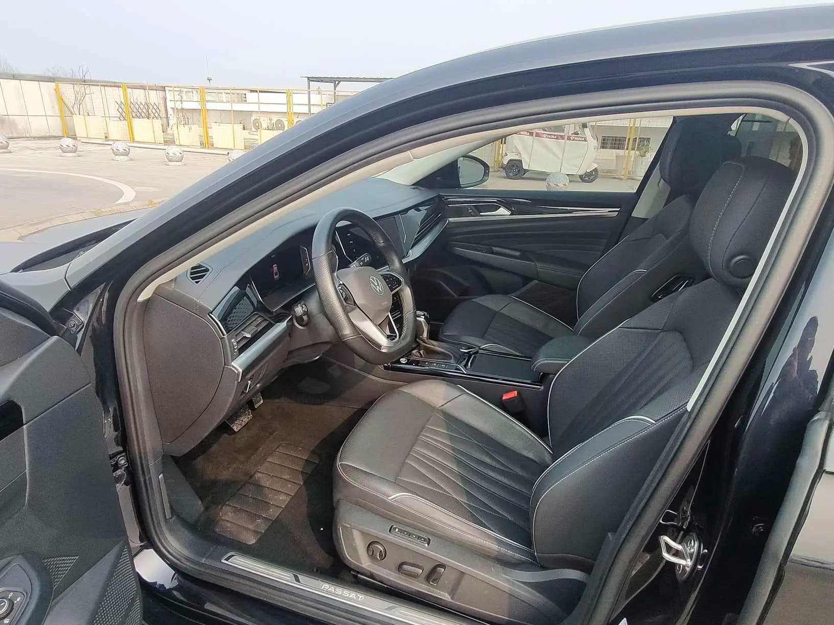 Volkswagen Passat 2023 г. 40117 км. — фото 10