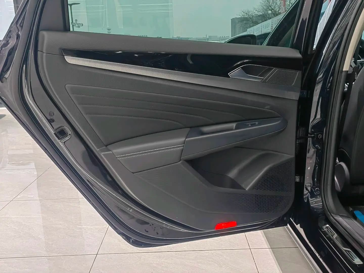 Volkswagen Passat 2024 г. 19118 км. — фото 11