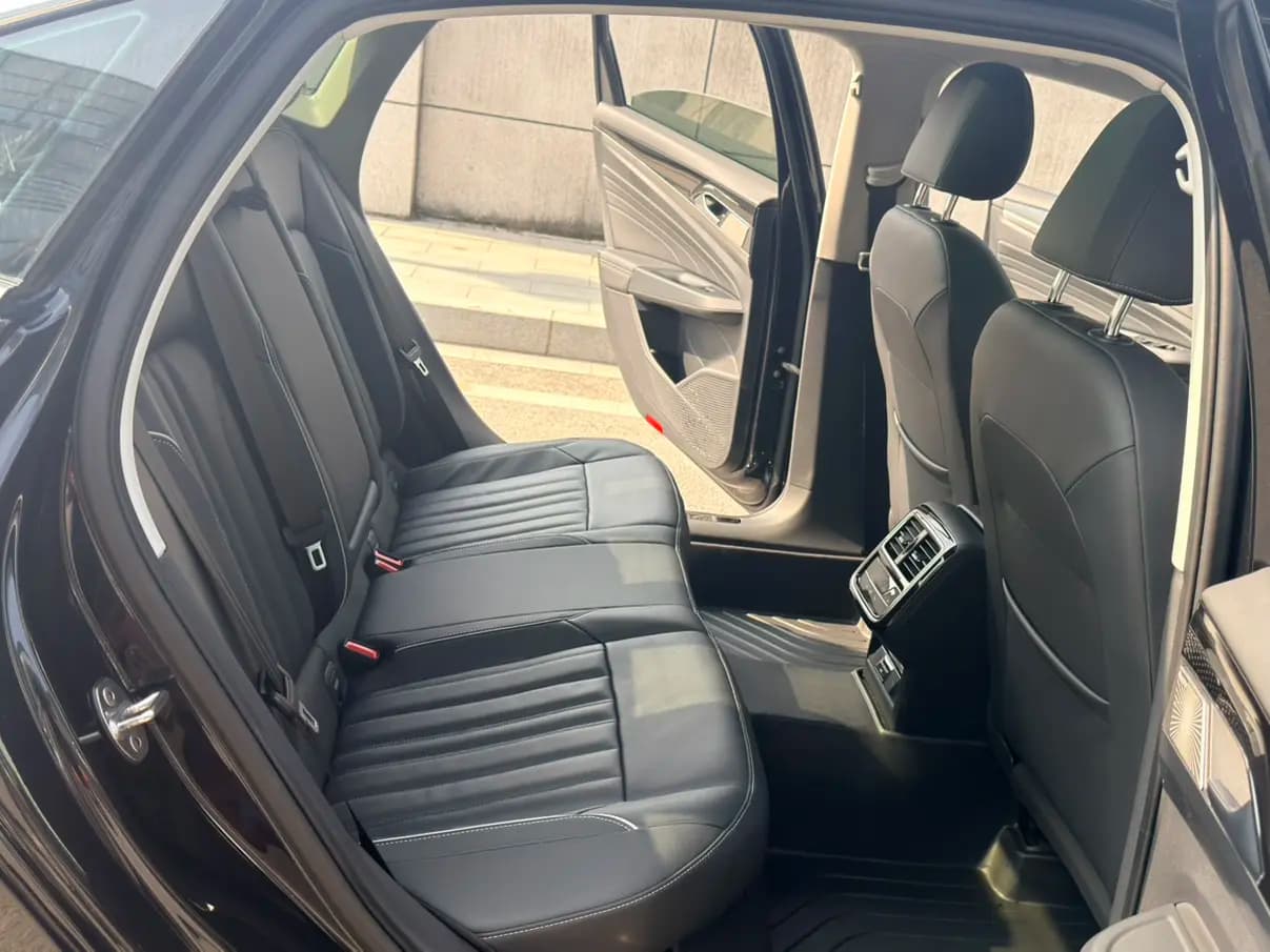 Volkswagen Passat 2023 г. 57119 км. — фото 13