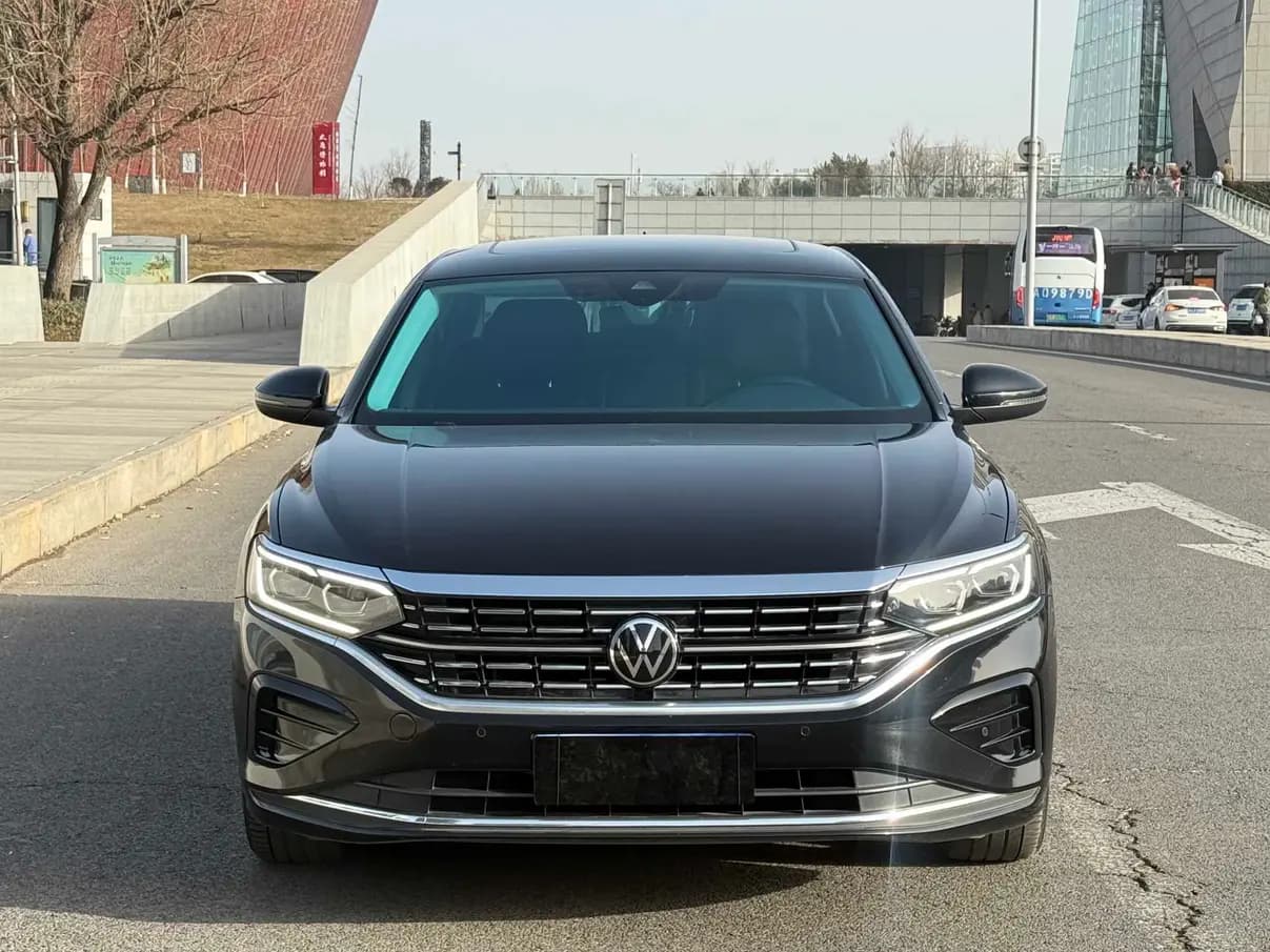 Volkswagen Passat 2021 г. 120120 км. — фото 2