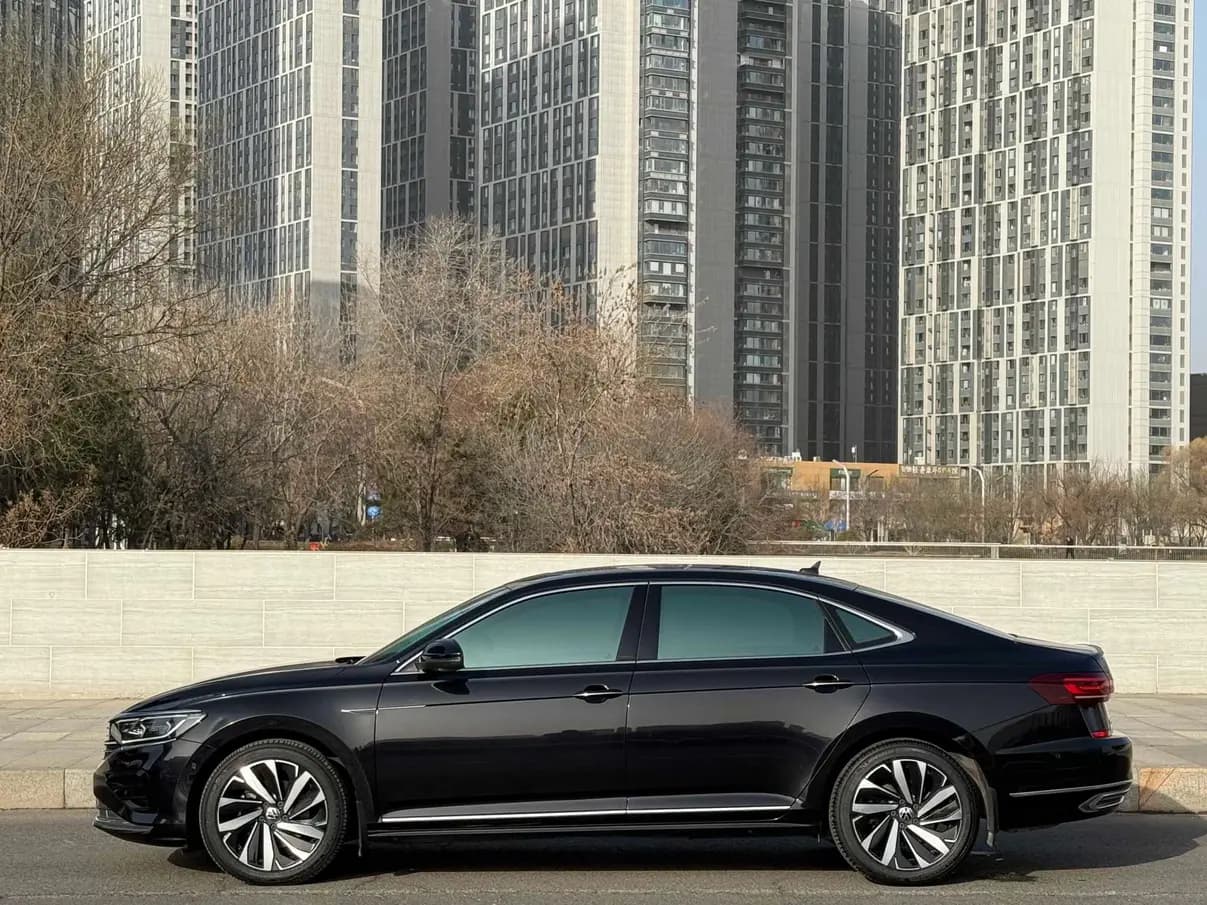 Volkswagen Passat 2021 г. 120120 км. — фото 4