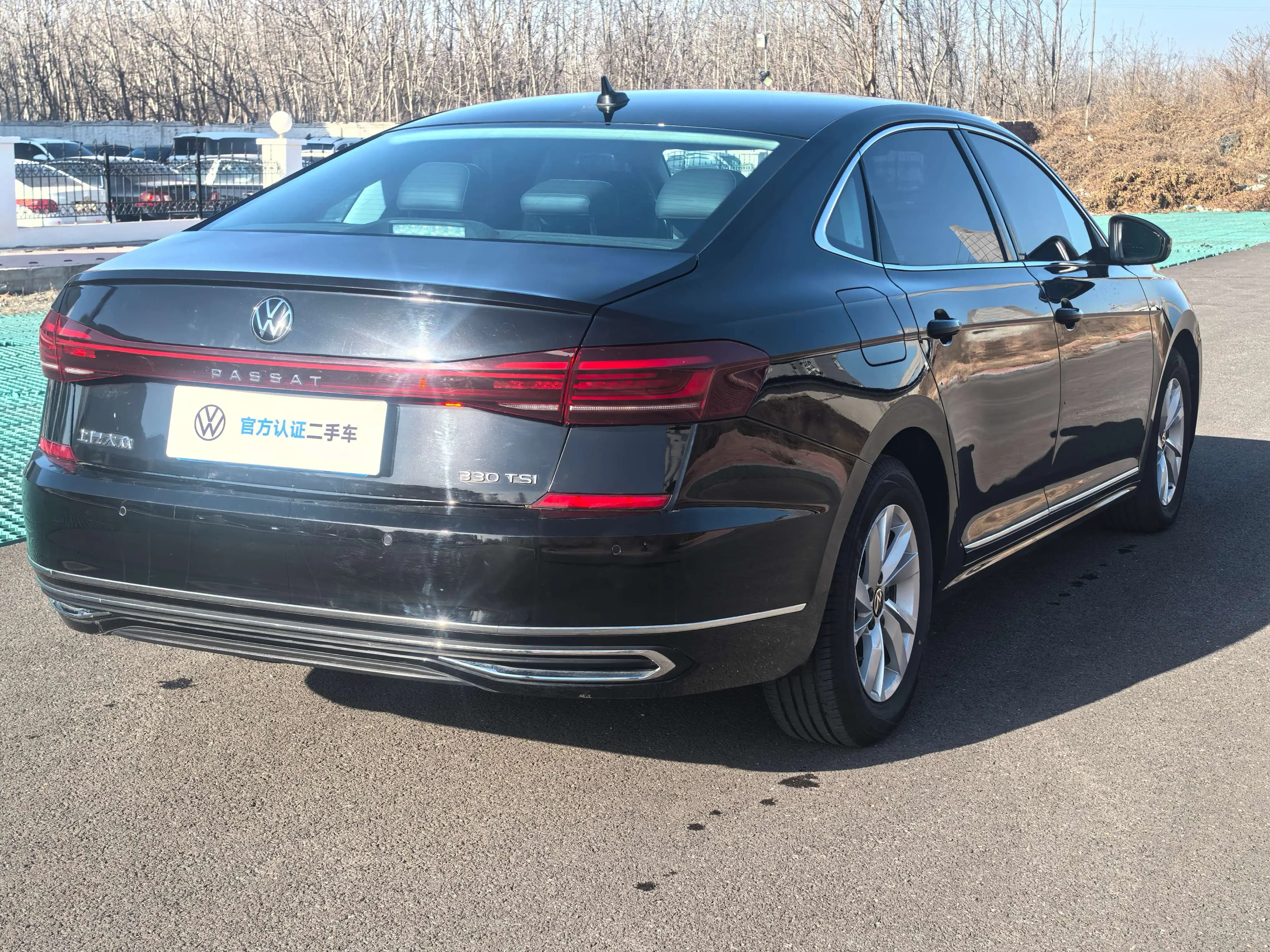 Volkswagen Passat 2023 г. 91122 км. — фото 5
