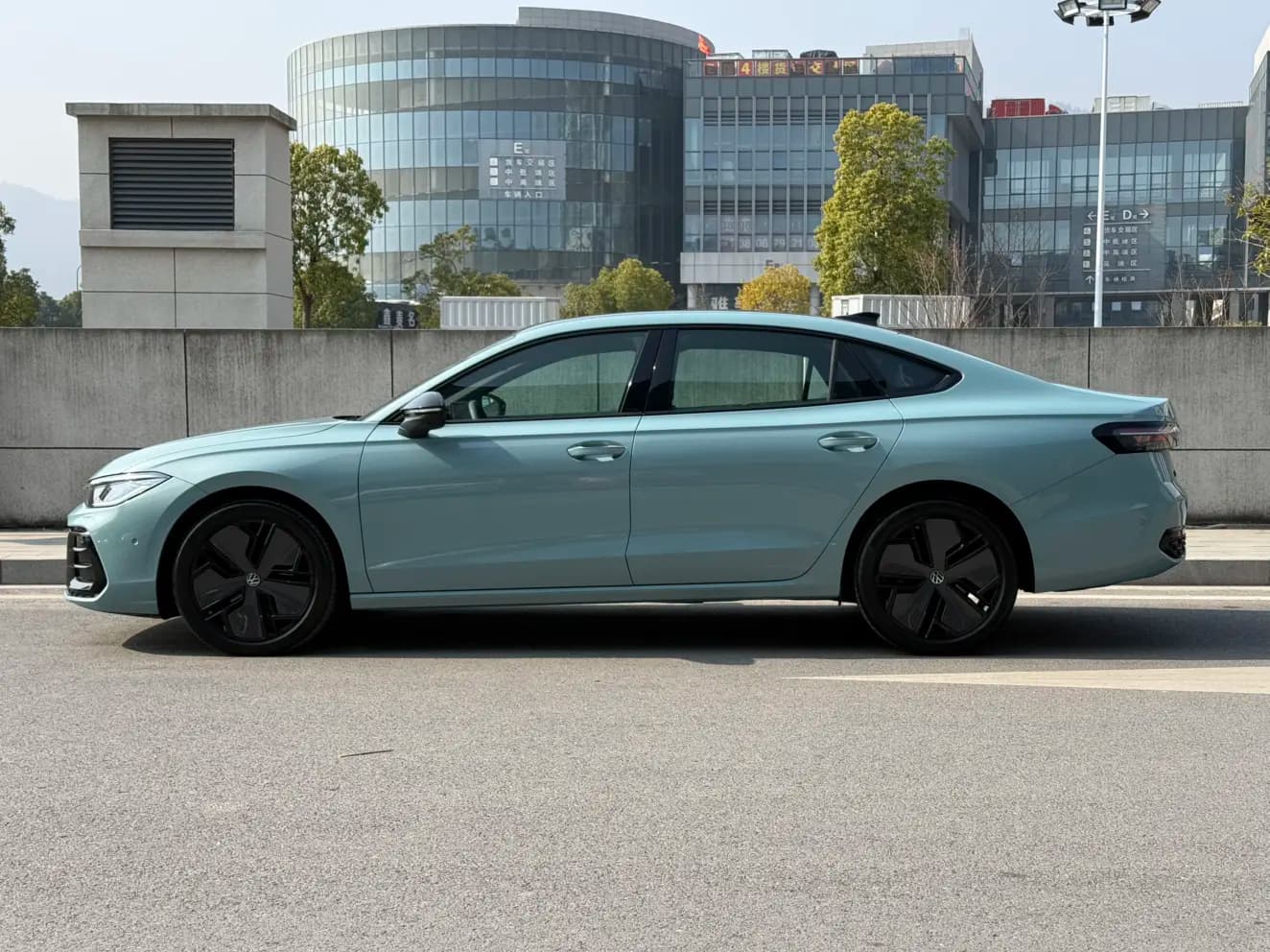 Volkswagen Passat 2024 г. 2123 км. — фото 4