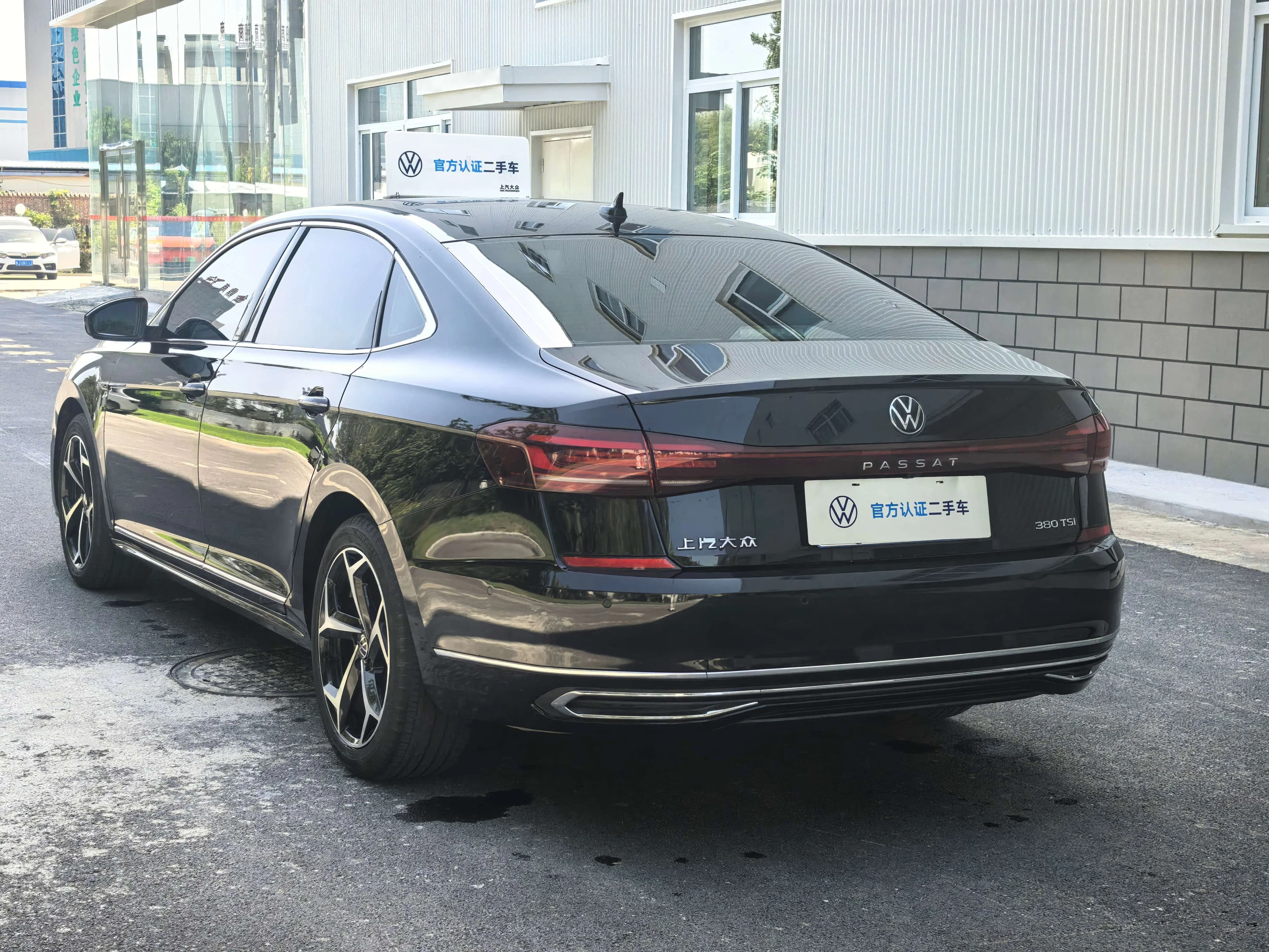 Volkswagen Passat 2024 г. 65133 км. — фото 4