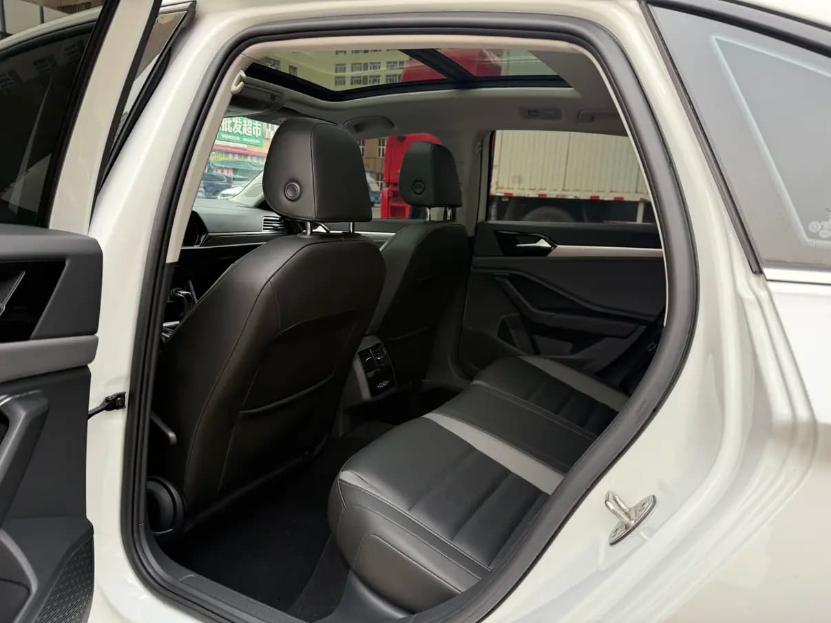 Volkswagen Sagitar 2022 г. 24074 км. — фото 12