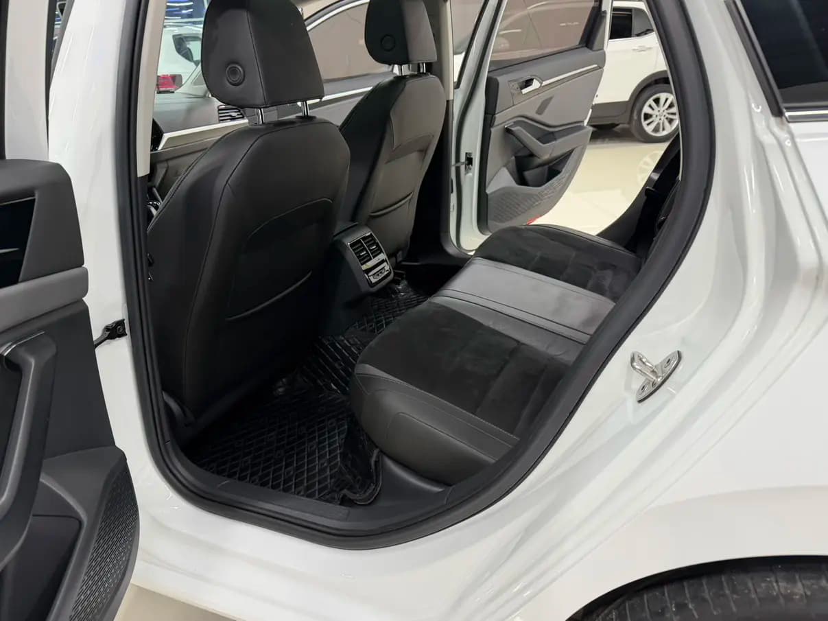 Volkswagen Sagitar 2022 г. 47130 км. — фото 10