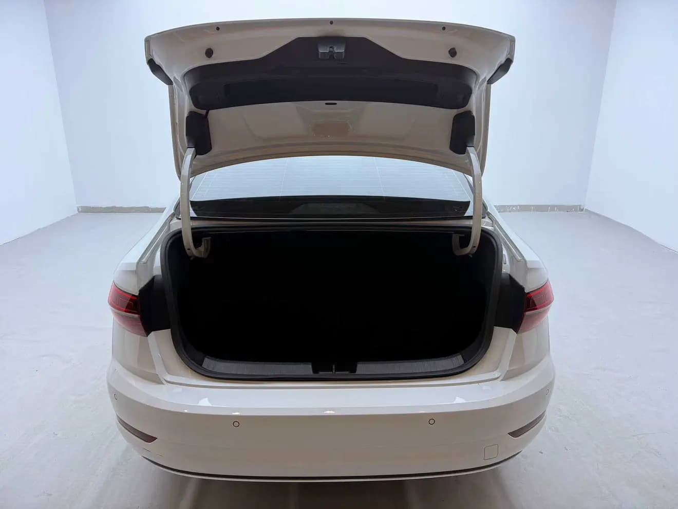 Volkswagen Sagitar 2021 г. 43109 км. — фото 14