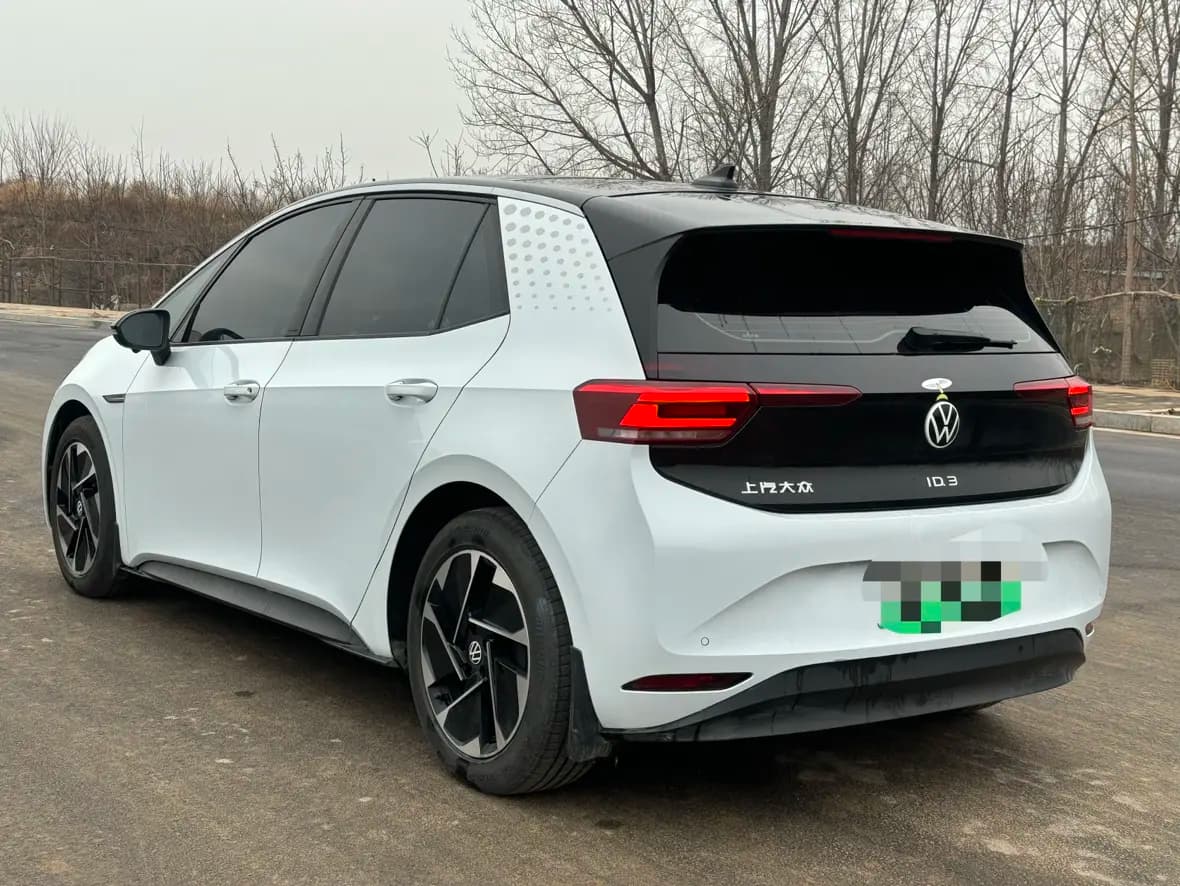 Volkswagen ID.3 2023 г. 33123 км. — фото 4