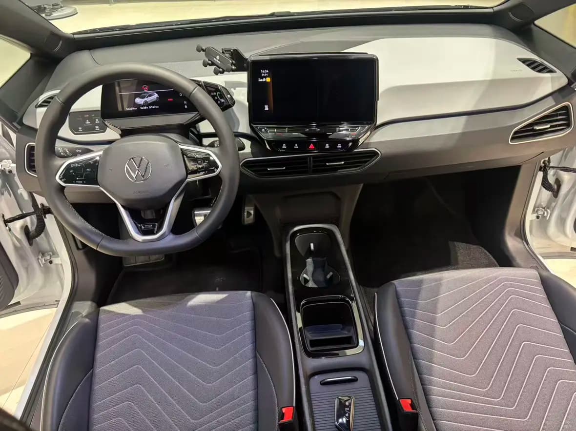 Volkswagen ID.3 2023 г. 54200 км. — фото 11