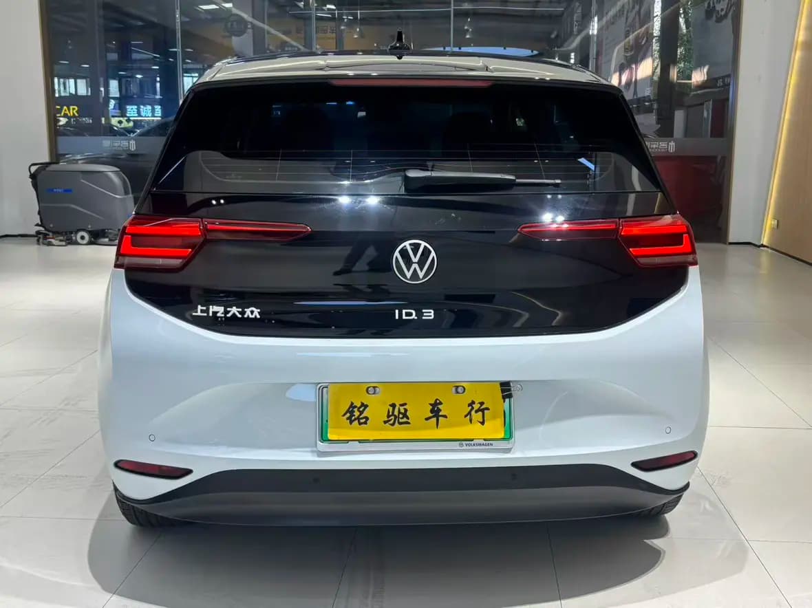 Volkswagen ID.3 2023 г. 54200 км. — фото 6