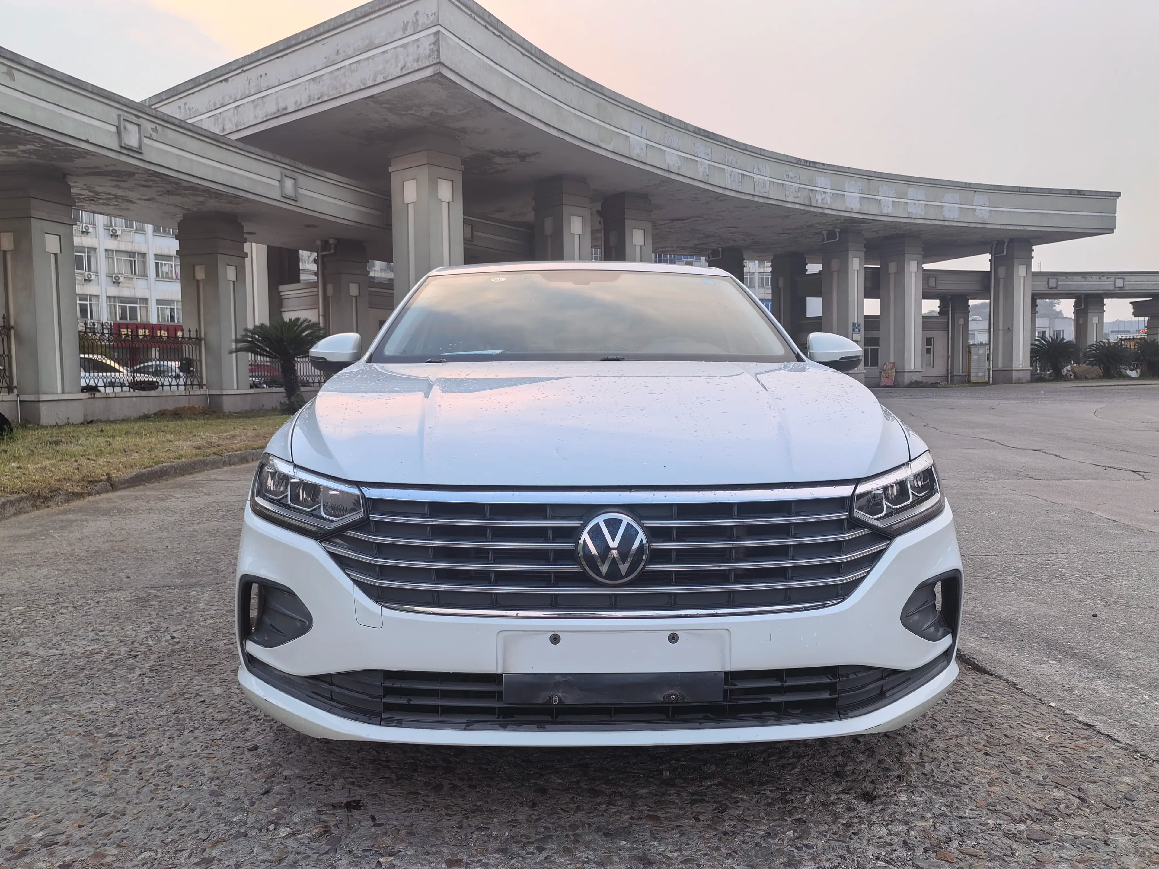 Volkswagen Lavida 2023 г. 75074 км.