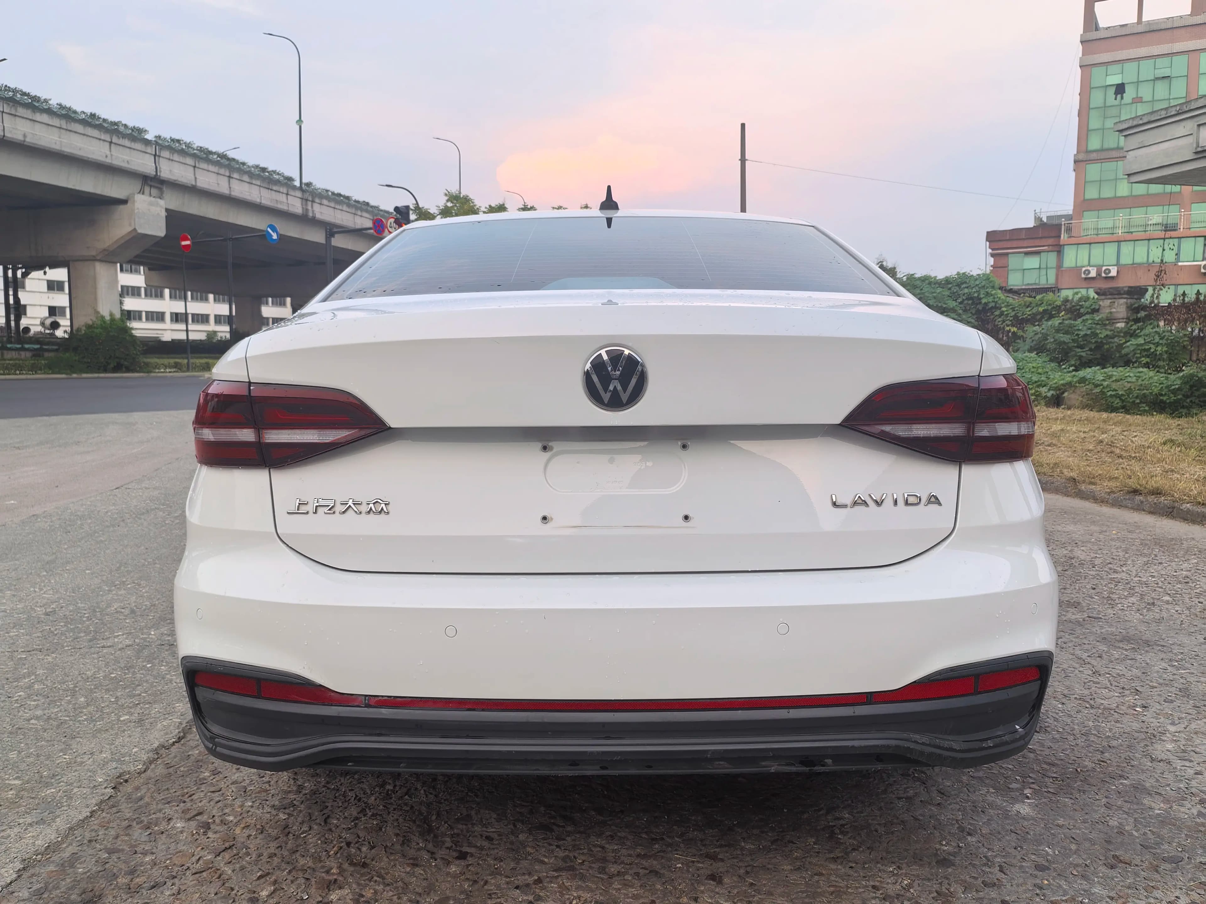 Volkswagen Lavida 2023 г. 75074 км. — фото 3