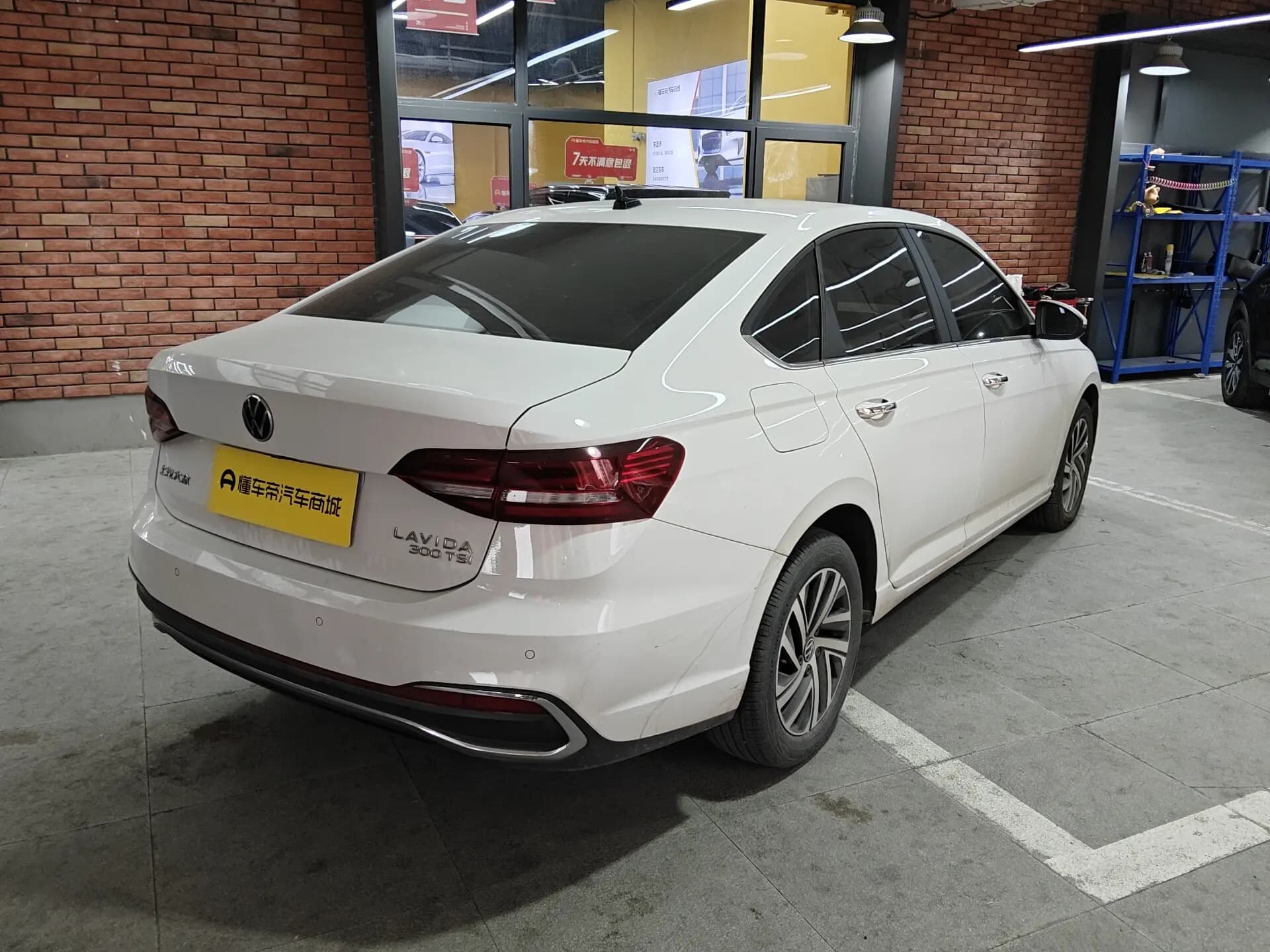 Volkswagen Lavida 2023 г. 105379 км. — фото 4