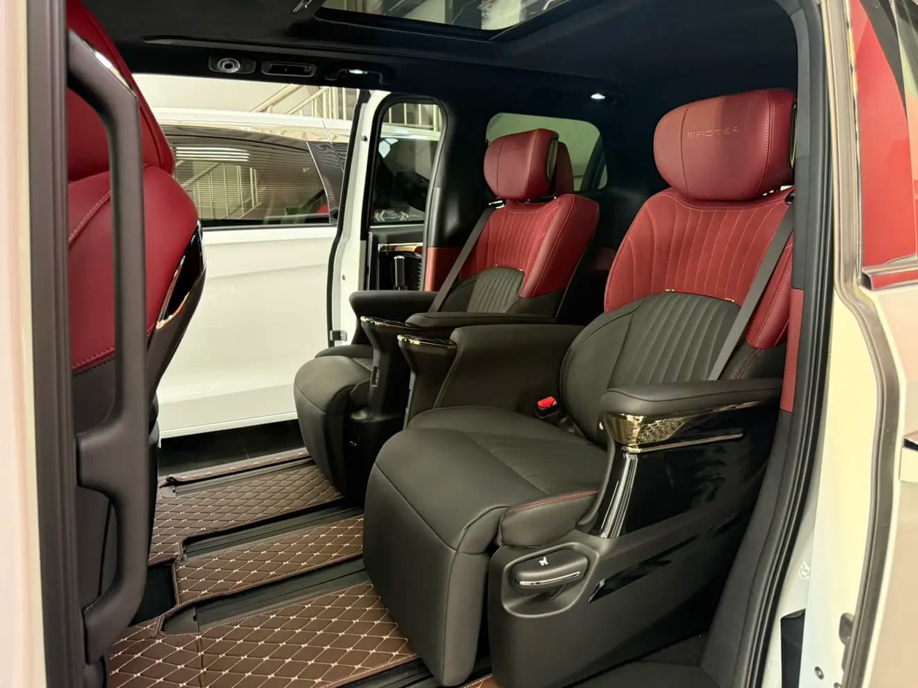 GAC Trumpchi M8 2024 г. 10129 км. — фото 9