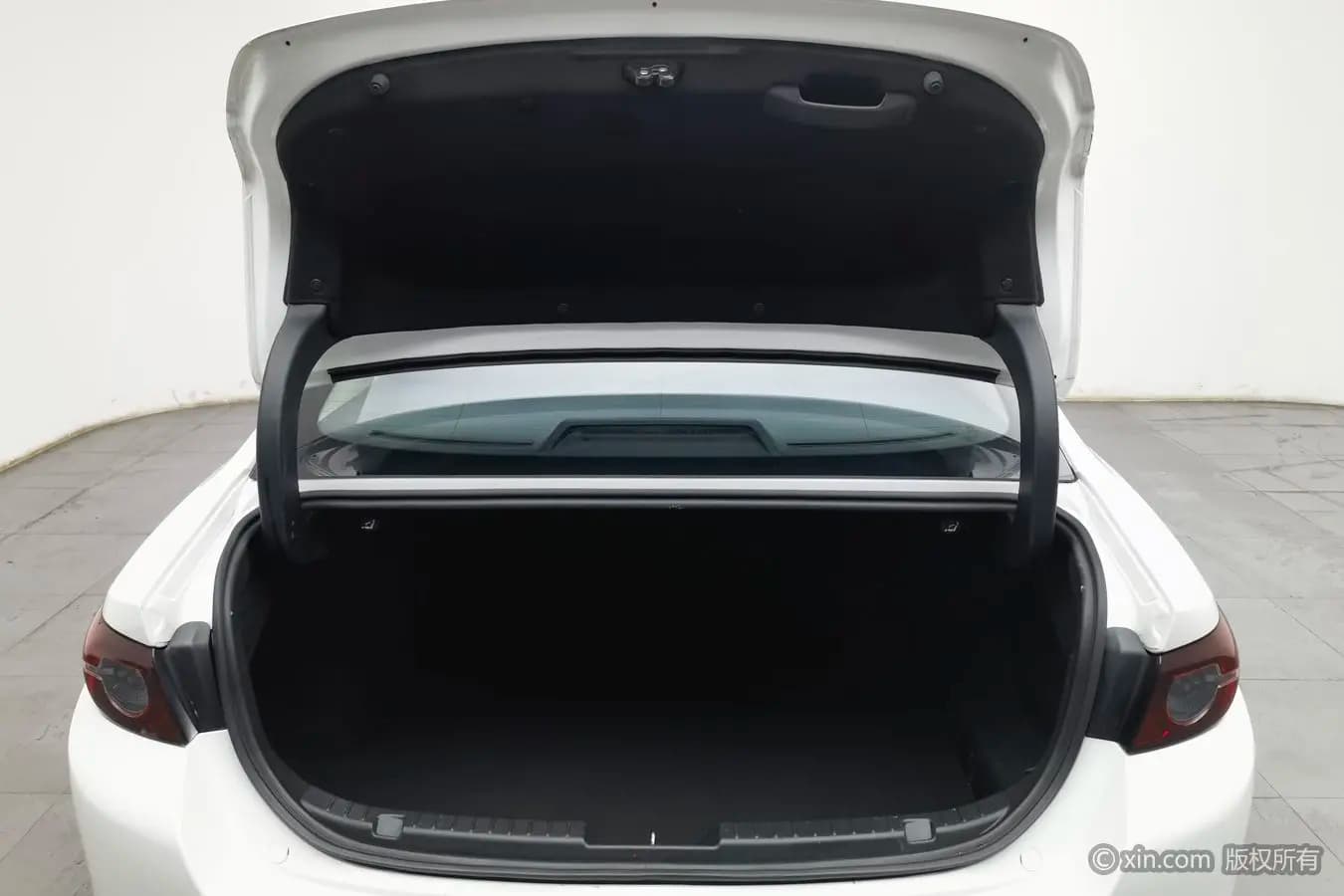Mazda Axela 2023 г. 35312 км. — фото 24