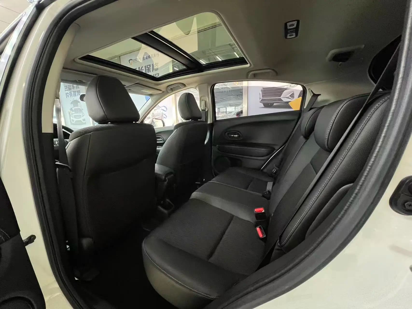Honda Vezel 2022 г. 44084 км. — фото 21