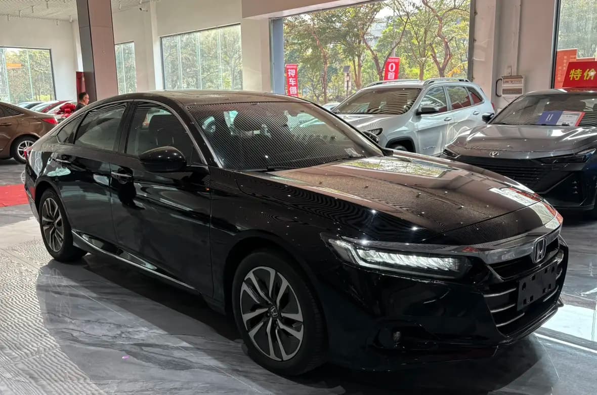 Honda Accord 2023 г. 90022 км. — фото 3
