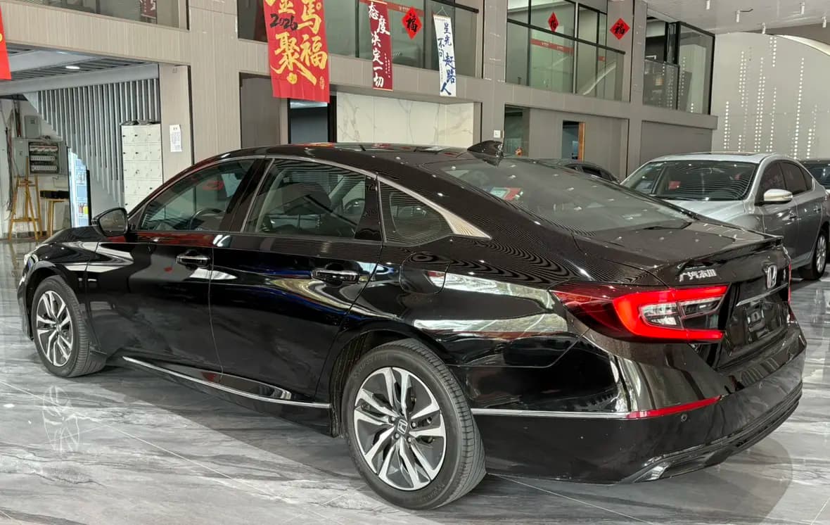 Honda Accord 2023 г. 90022 км. — фото 4