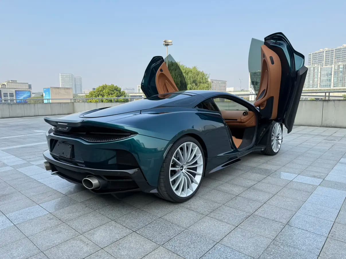 McLaren GT 2023 г. 11910 км. — фото 16