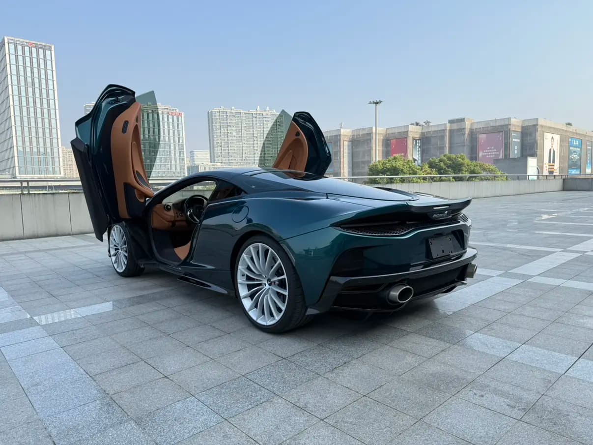 McLaren GT 2023 г. 11910 км. — фото 17