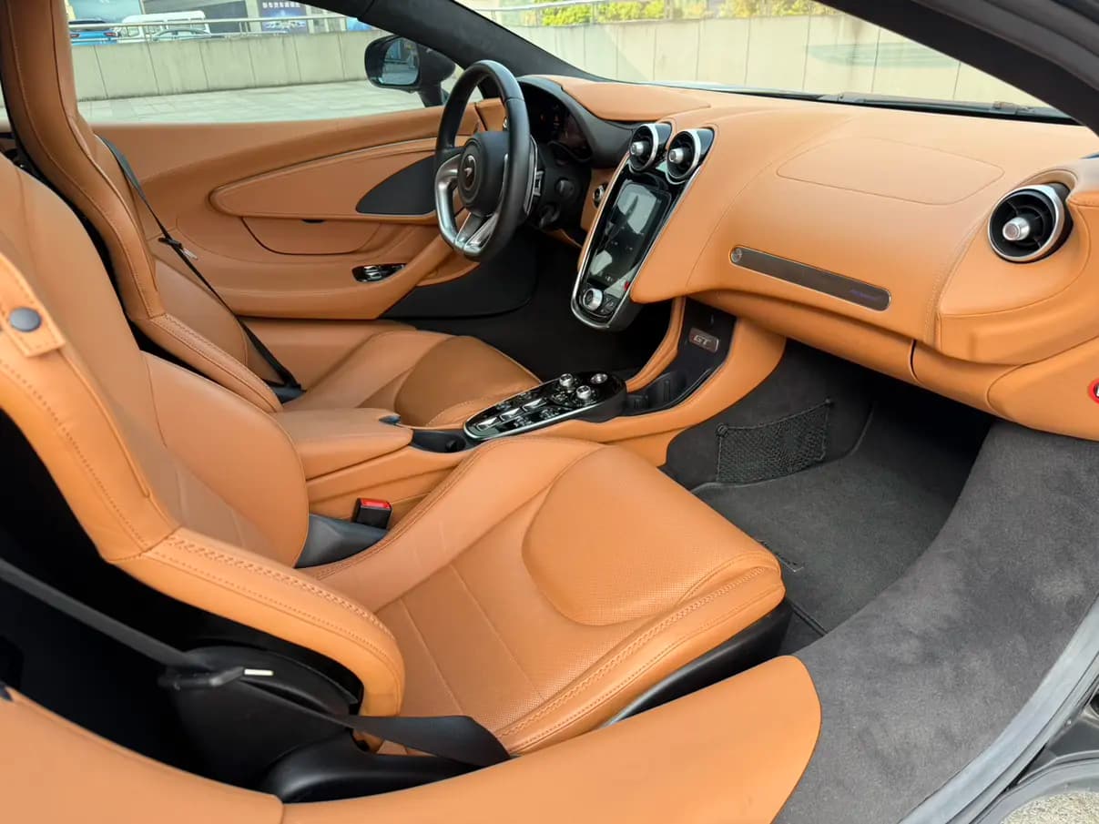McLaren GT 2023 г. 11910 км. — фото 10