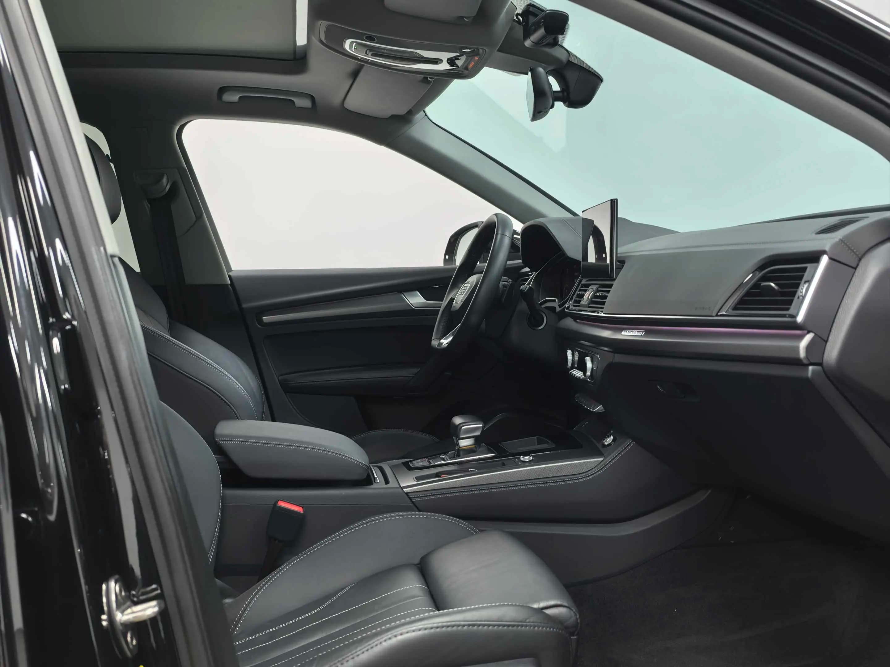Audi Q5L 2023 г. 13078 км. — фото 16