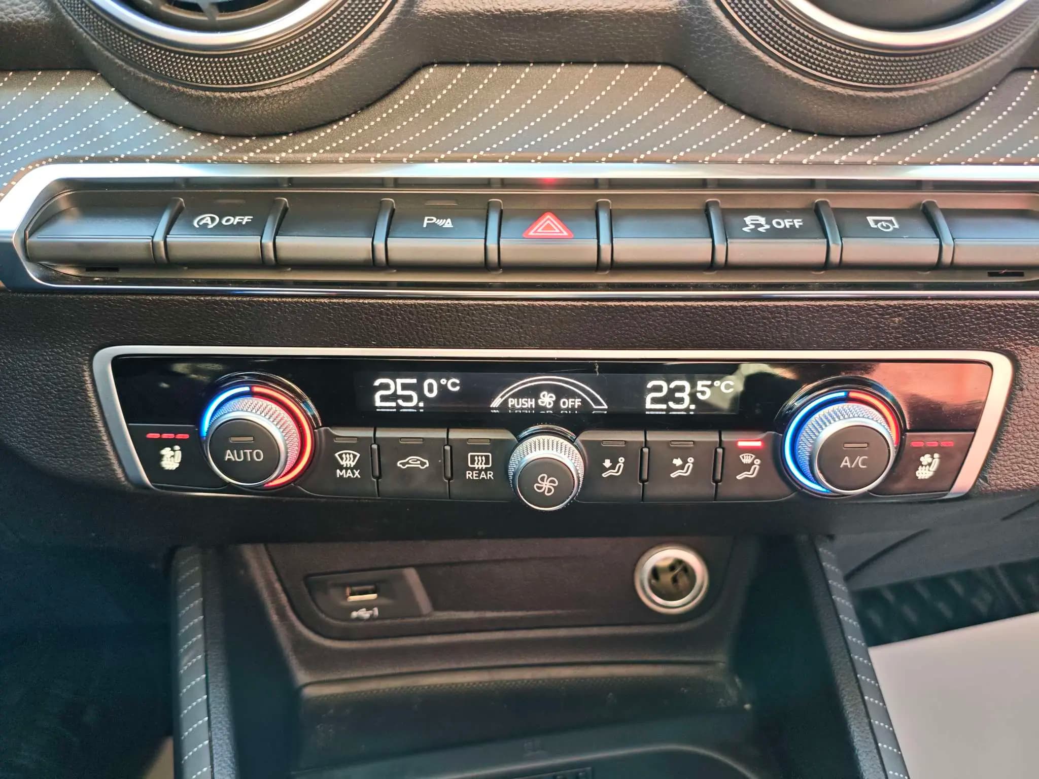 Audi Q2L 2021 г. 45025 км. — фото 11