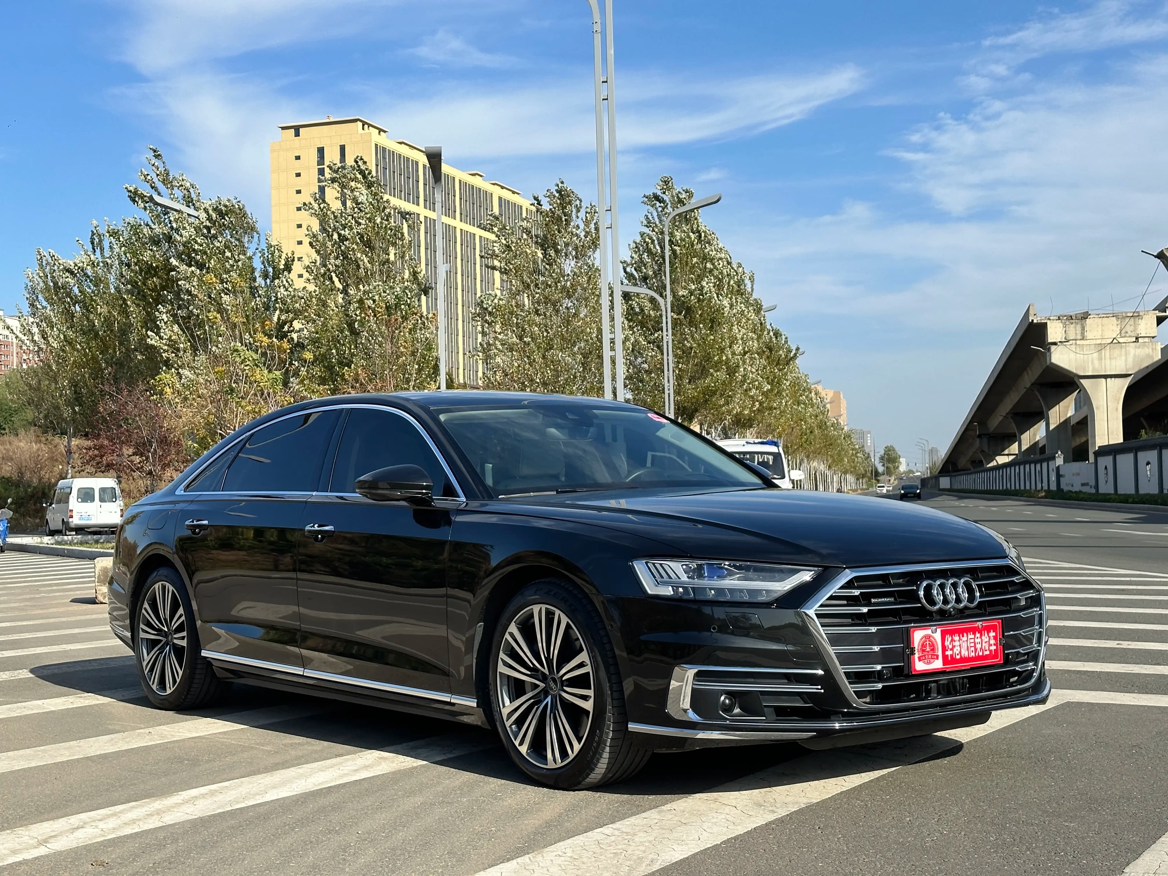 Audi A8 2023 г. 42025 км. — фото 3