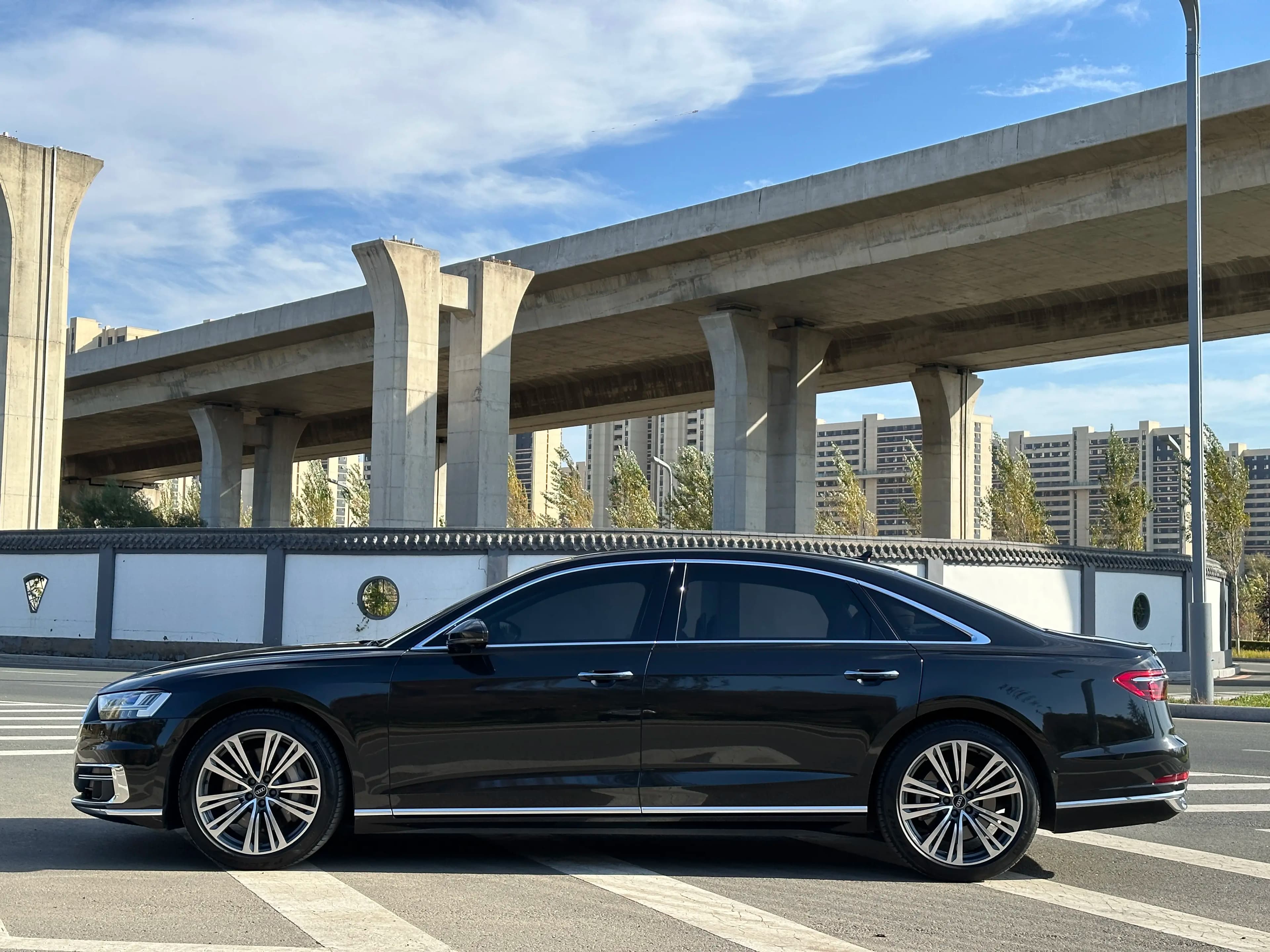 Audi A8 2023 г. 42025 км. — фото 4