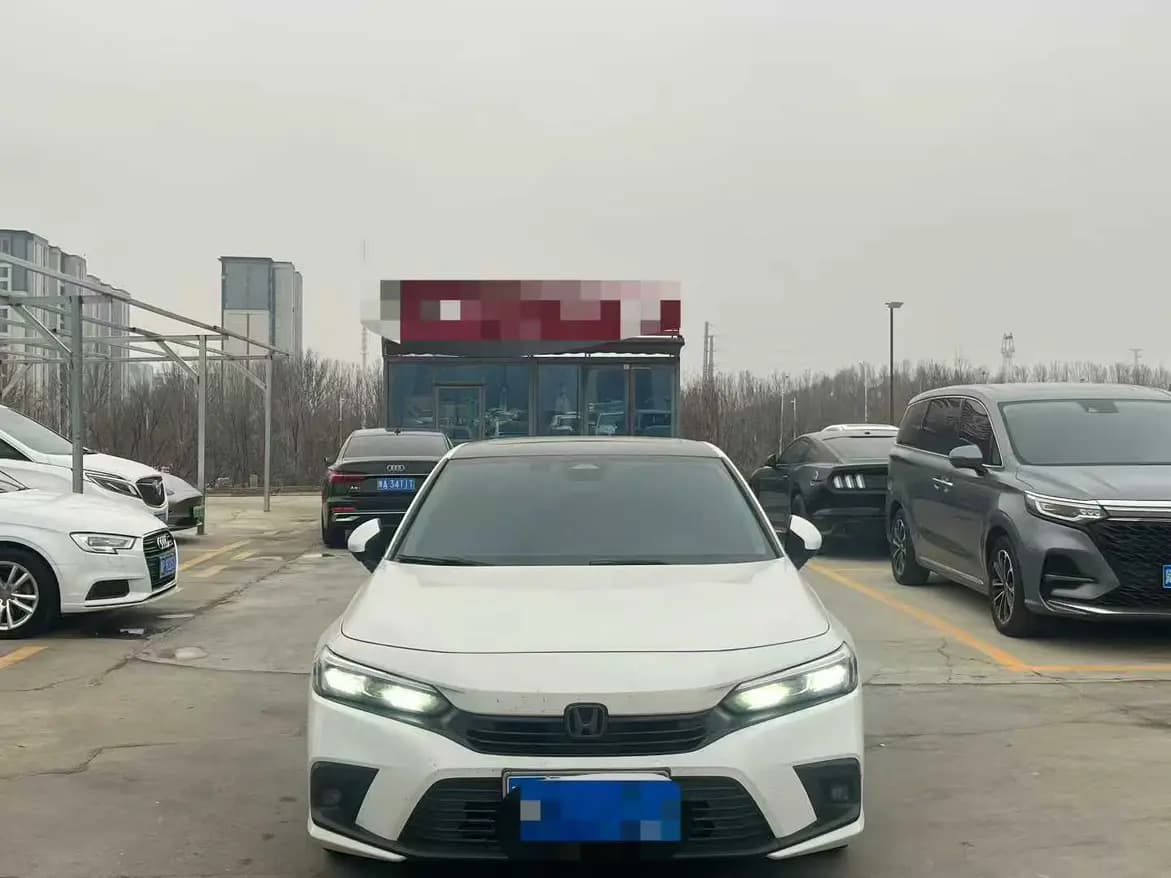 Honda Civic 2023 г. 42070 км. — фото 2