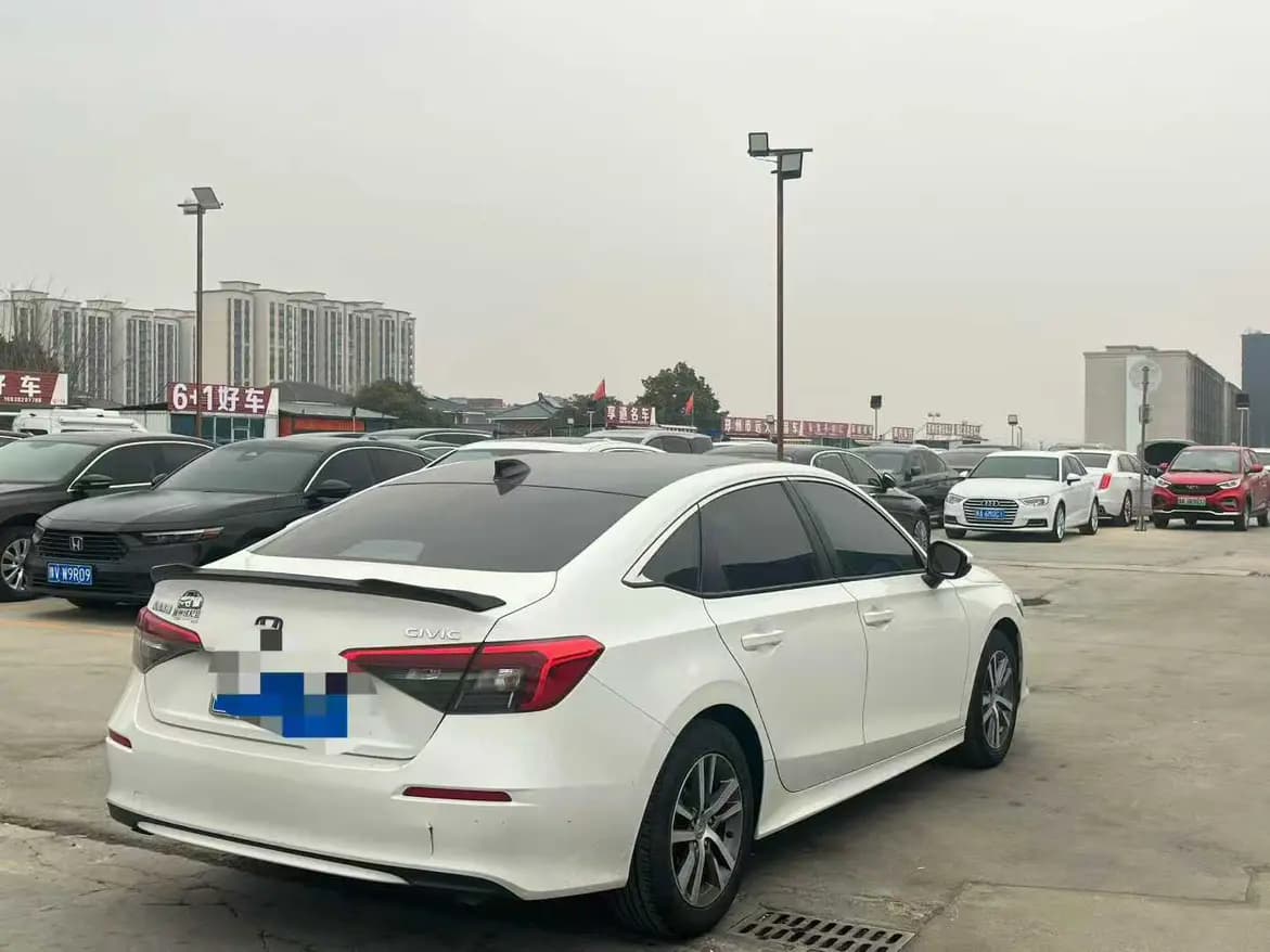 Honda Civic 2023 г. 42070 км. — фото 6