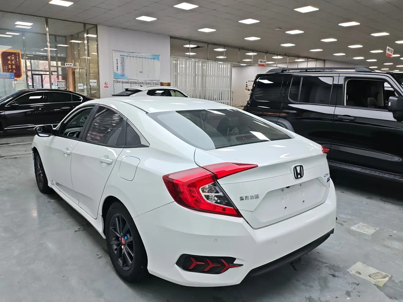 Honda Civic 2021 г. 55671 км. — фото 4