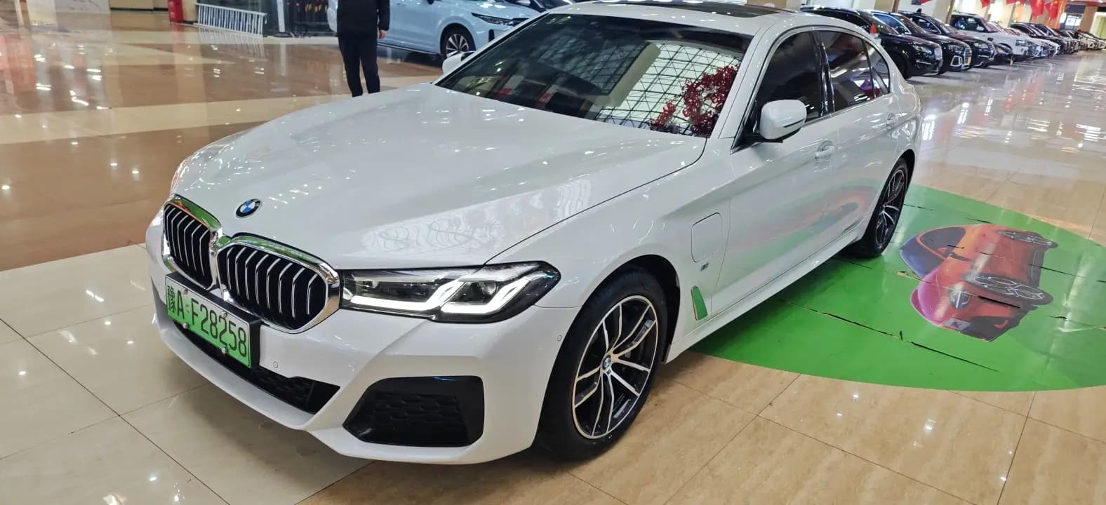 BMW 5 Series PHEV 2021 г. 32040 км. — фото 4