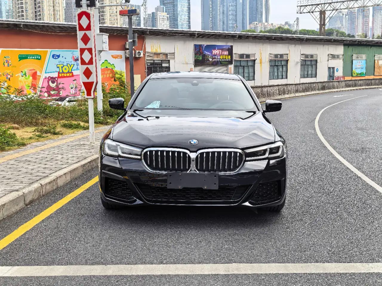 BMW 5 Series 2023 г. 40088 км. — фото 2