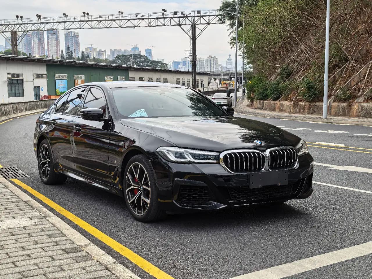 BMW 5 Series 2023 г. 40088 км. — фото 3