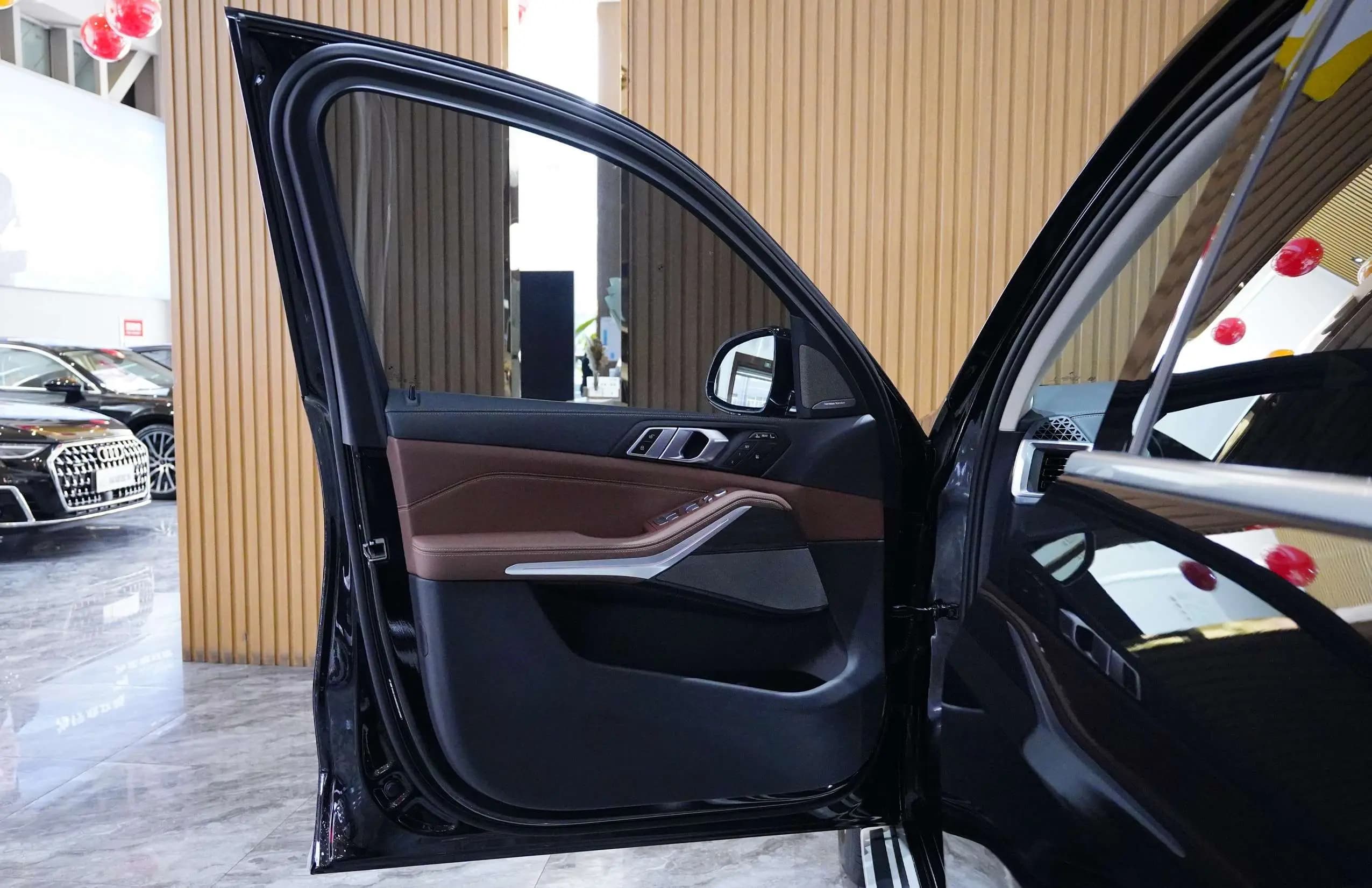 BMW X7 2024 г. 28276 км. — фото 8