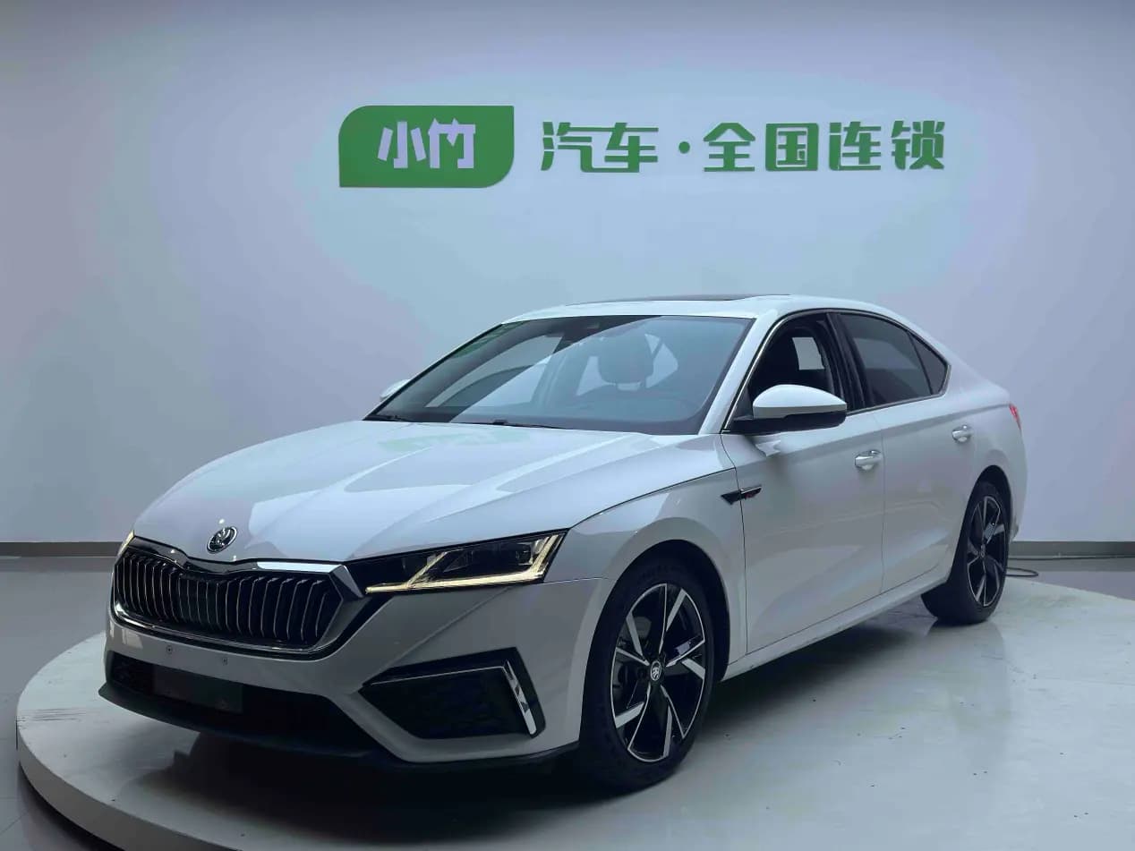 Skoda Octavia 2022 г. 21872 км.