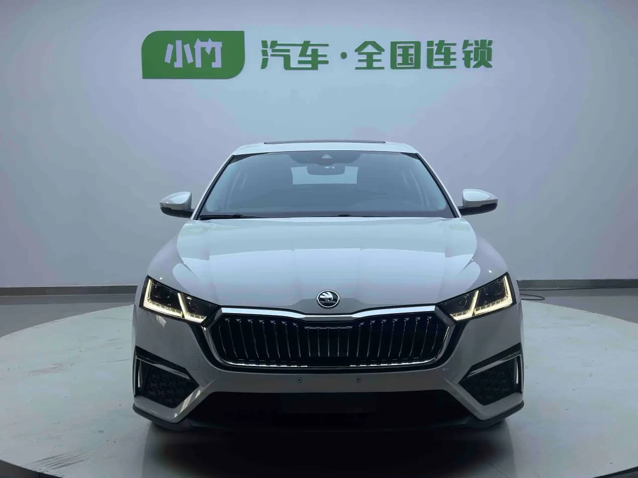 Skoda Octavia 2022 г. 21872 км. — фото 2