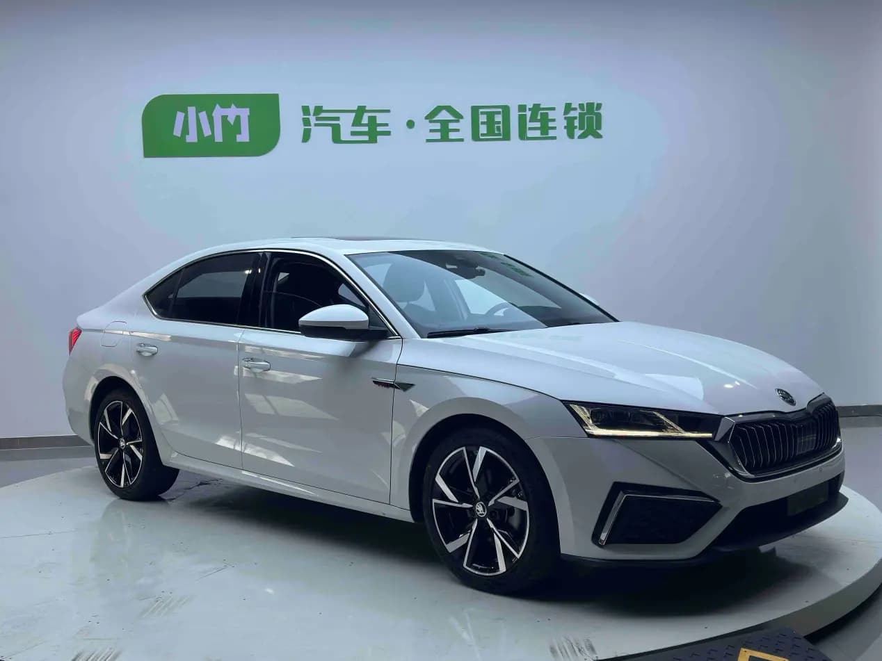 Skoda Octavia 2022 г. 21872 км. — фото 3