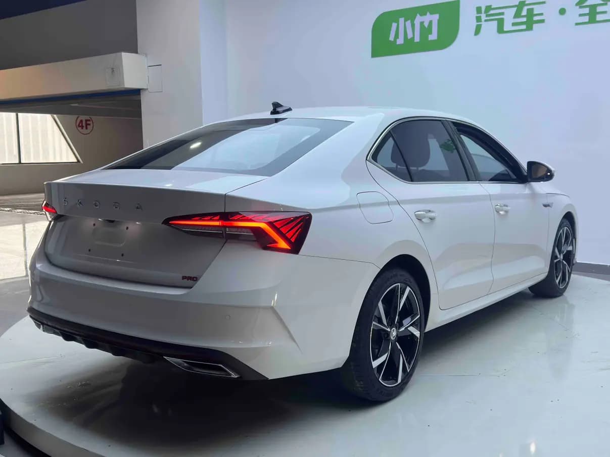 Skoda Octavia 2022 г. 21872 км. — фото 7