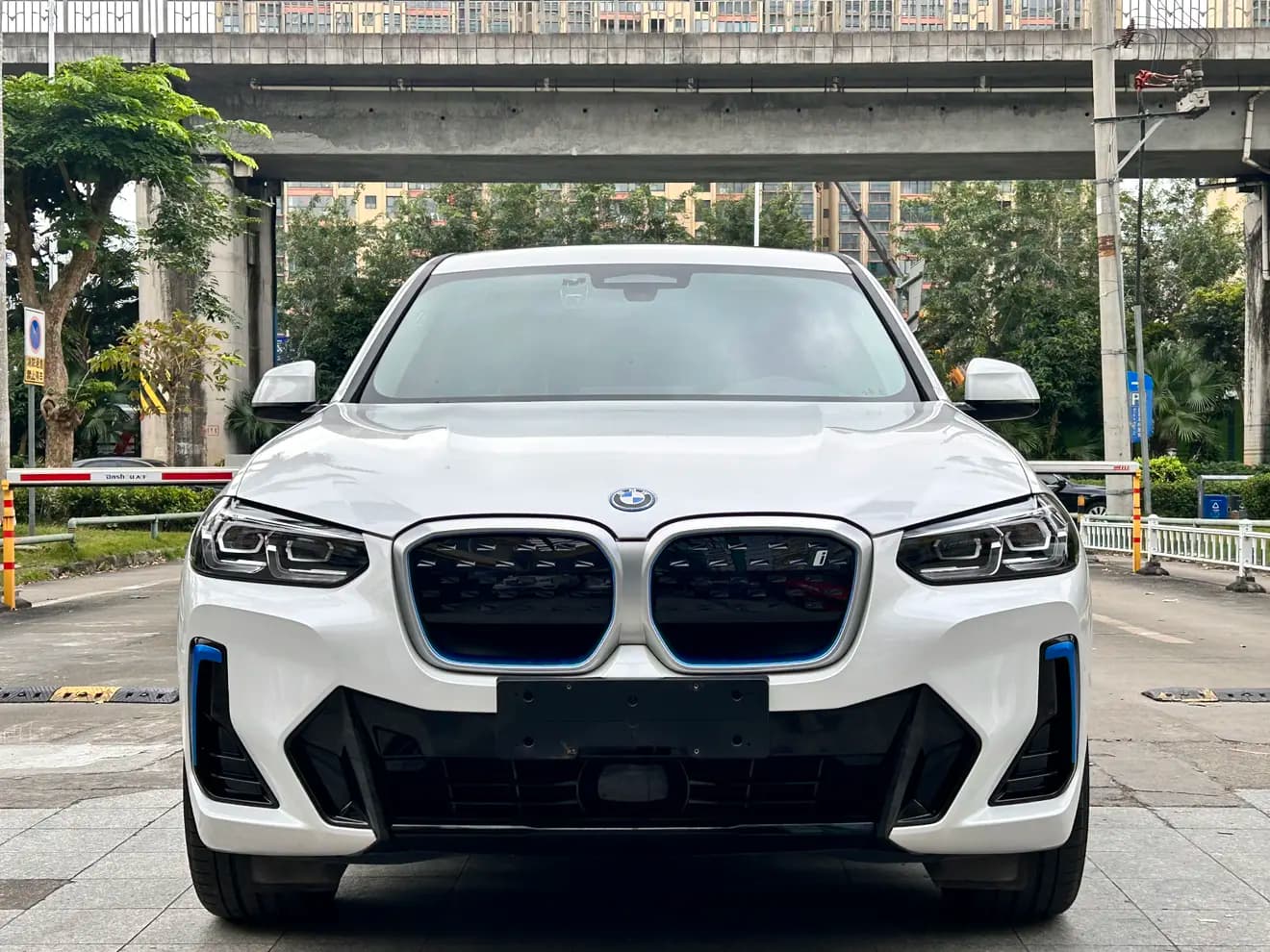 BMW iX3 2022 г. 37020 км. — фото 2