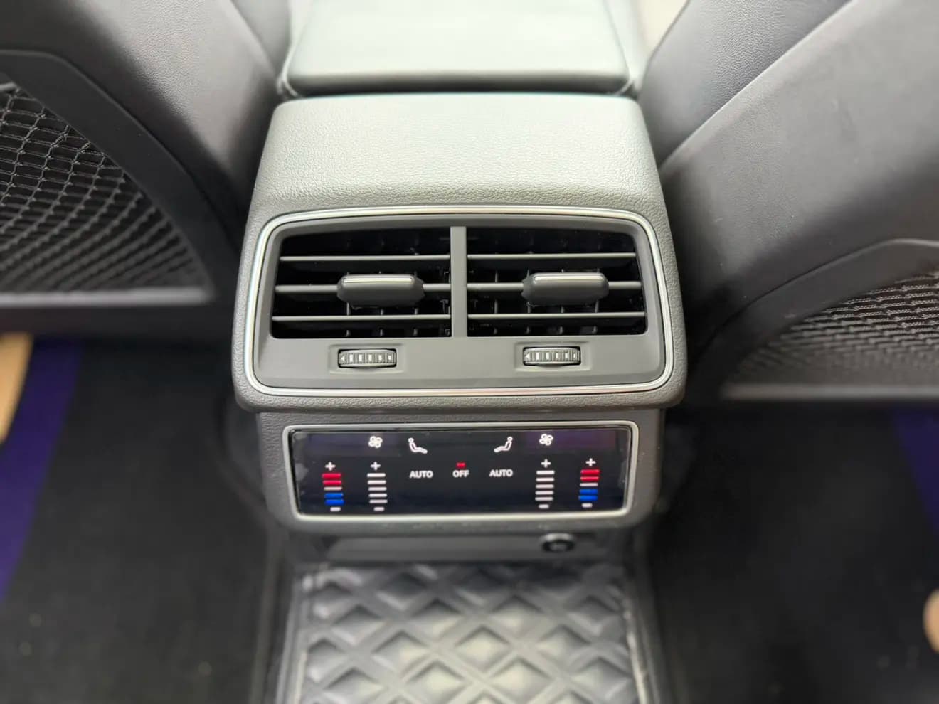 Audi A6L 2024 г. 27149 км. — фото 7